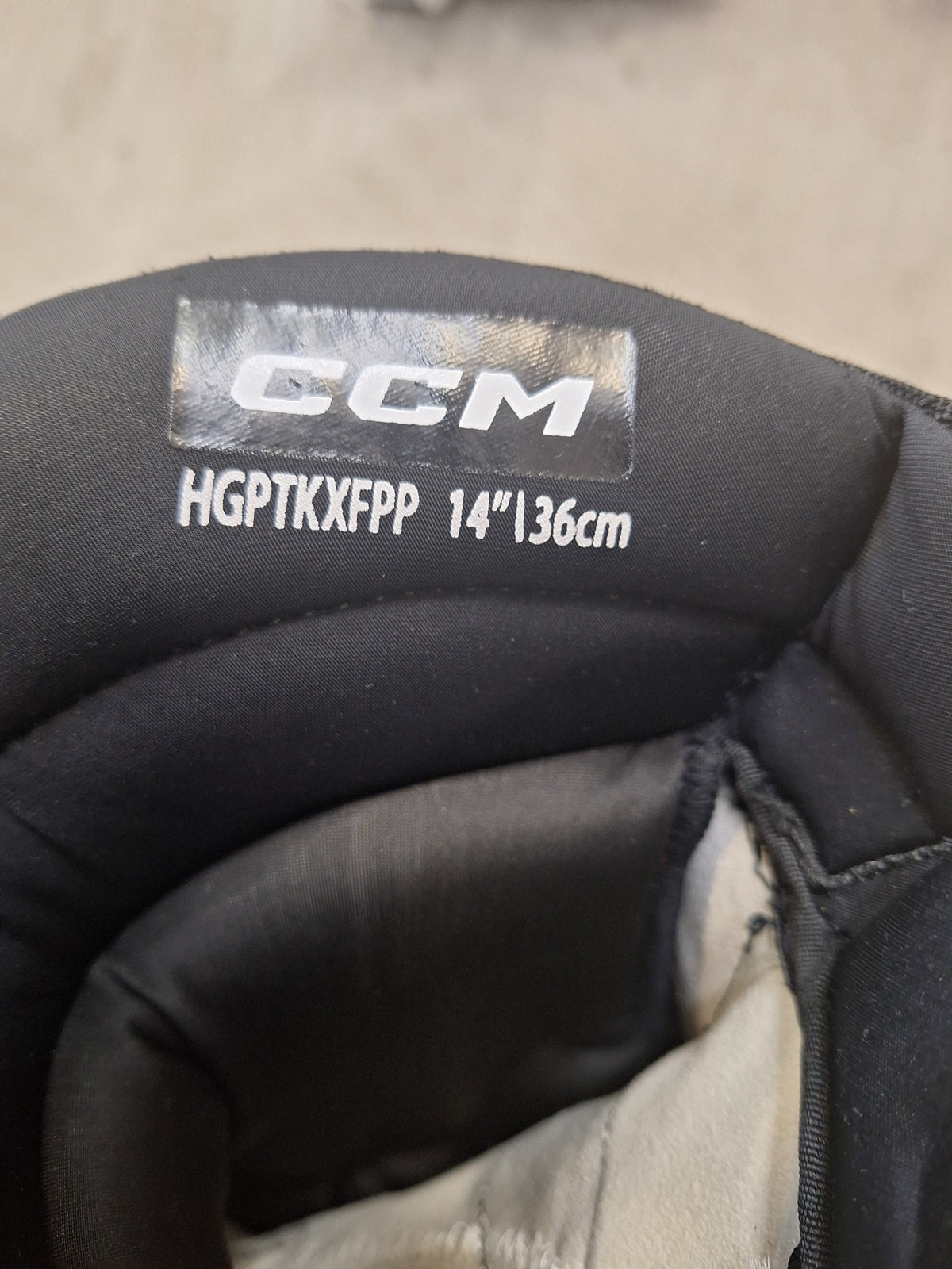 CCM HGP koko 14 Ilves pelihanska käytetty kunto ok