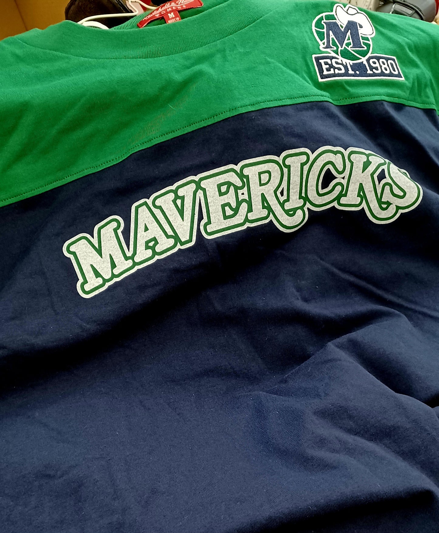 Naisten Dallas Mavericks paita