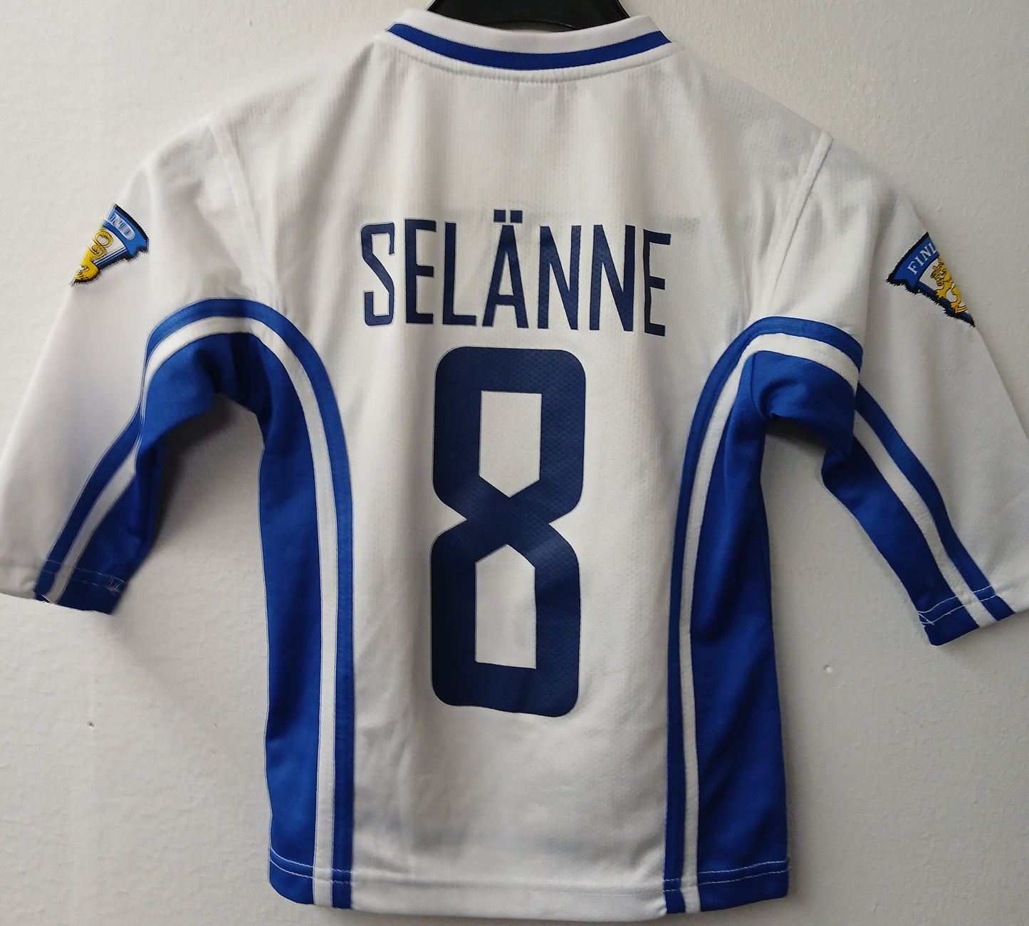 Suomi-Paita, "Selänne"