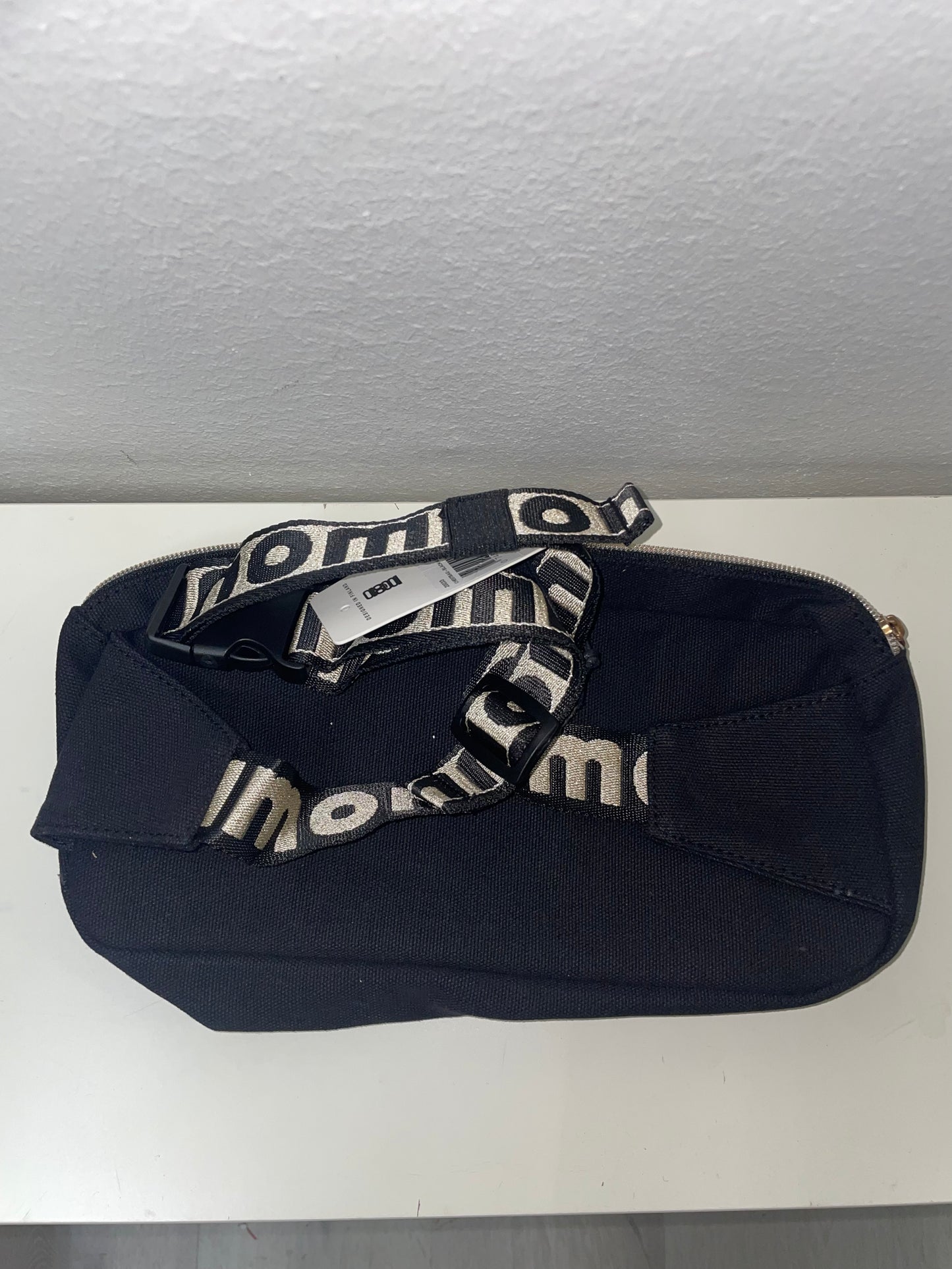 Premium black Vyölaukku