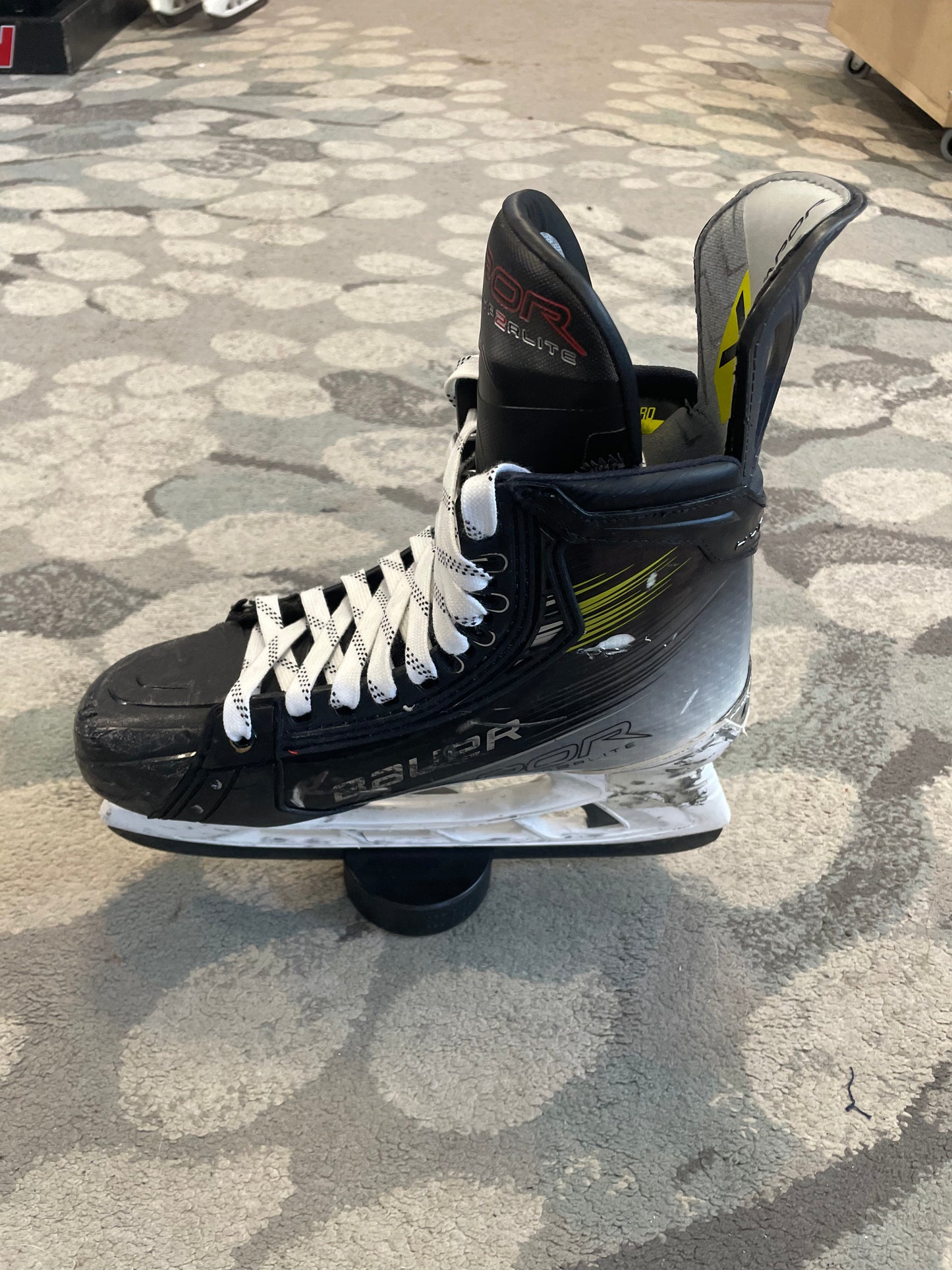 Bauer Vapor Hyperlite 2 koko 8 käytetty