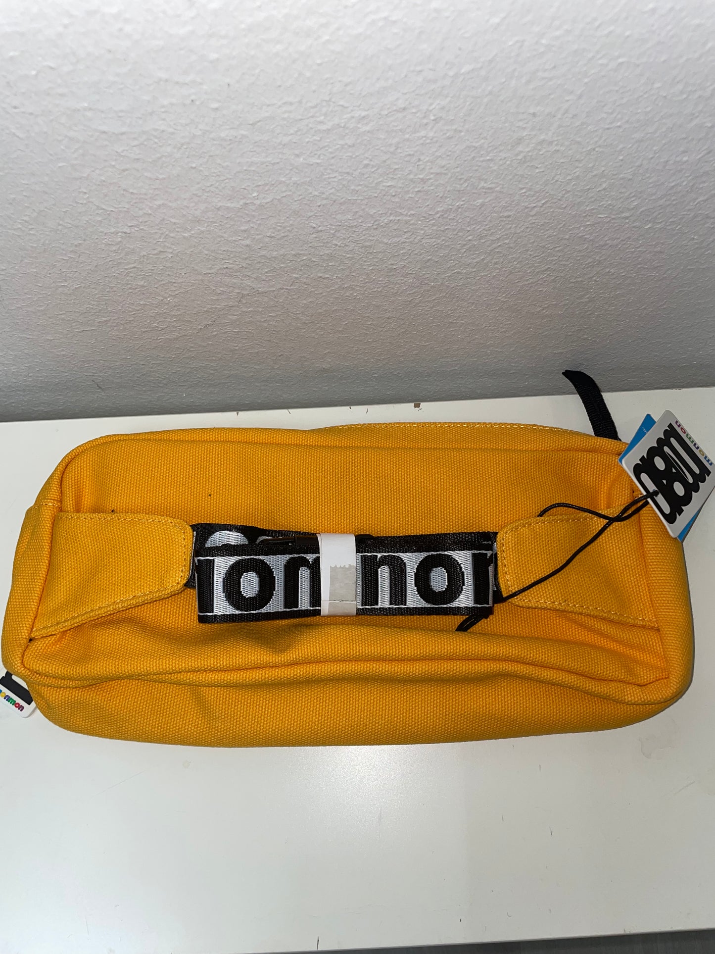 Classic Yellow Vyölaukku