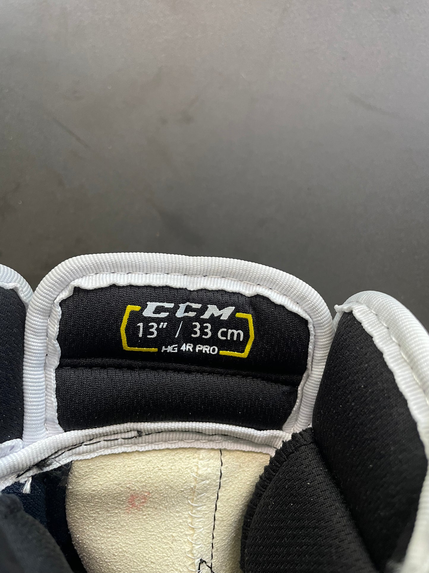 CCM Tacks 4R pro hanskat 13”