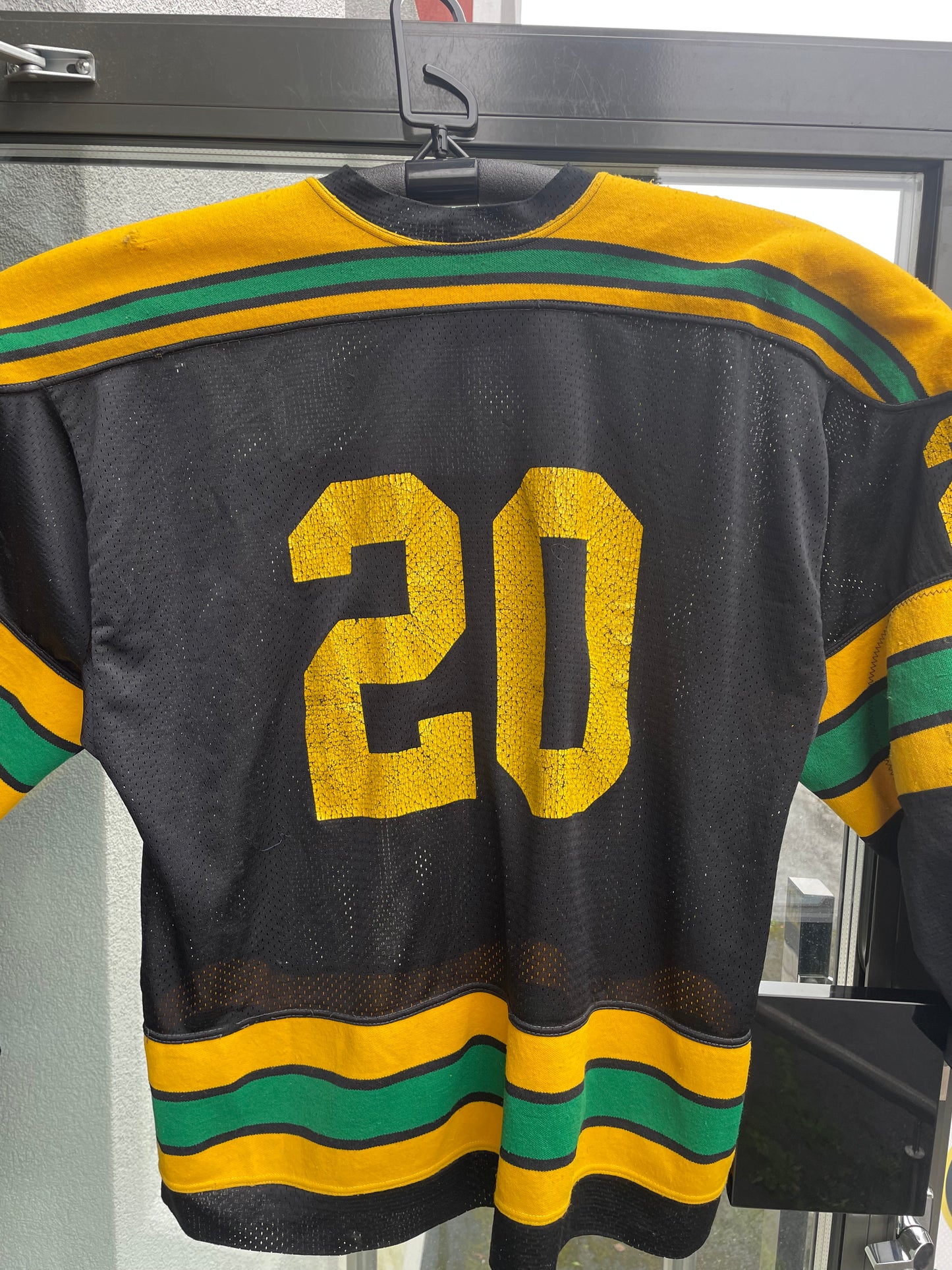 Ilves retropaita