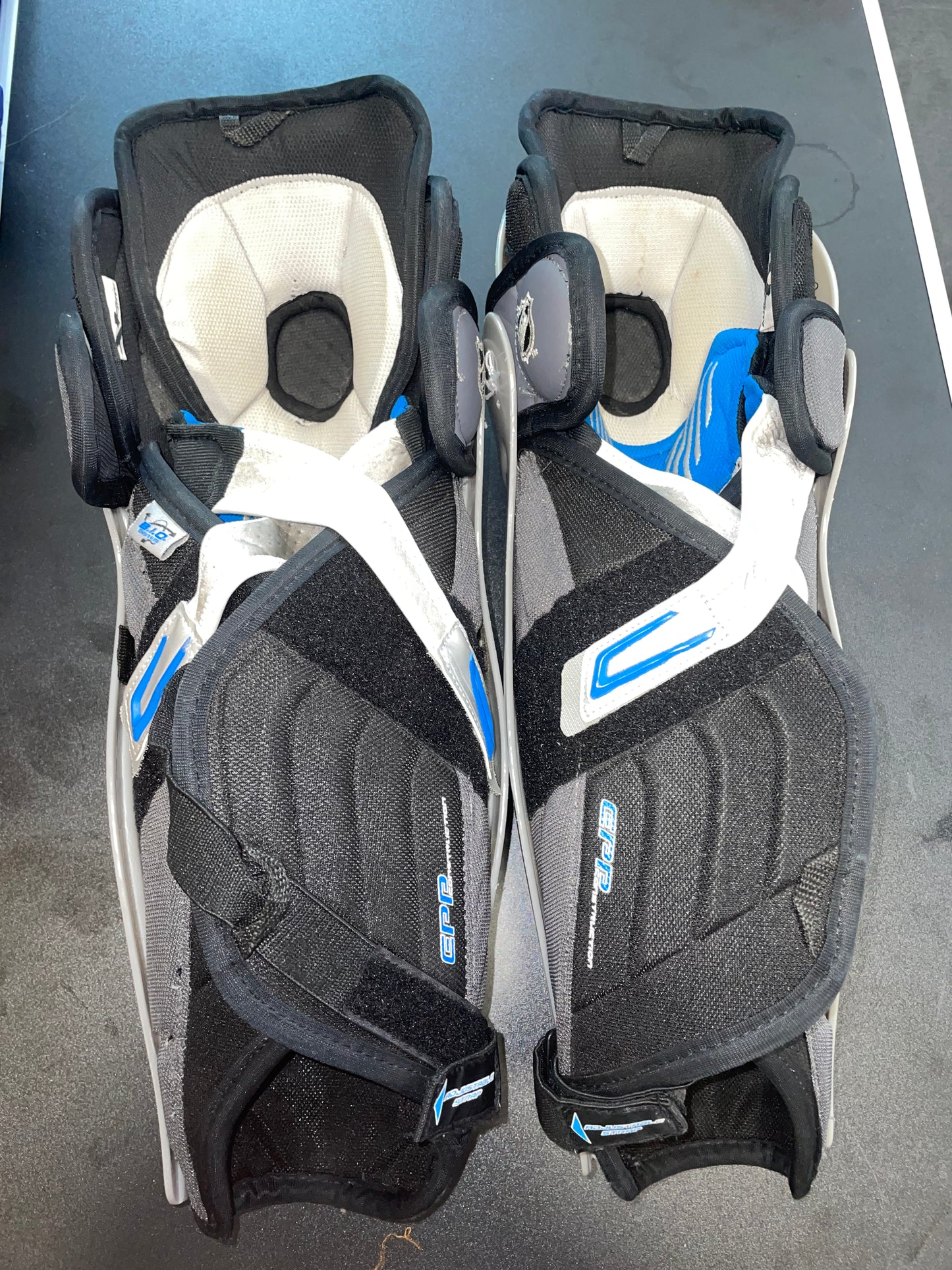 CCM Vector 10 Sr 16”