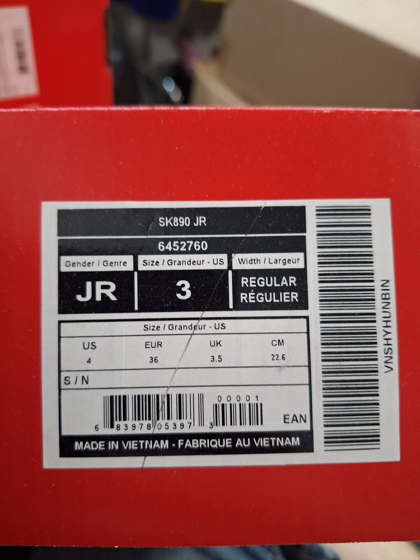 CCM FT890 JR koko 3 = 36 lesti Regular SUOMEN HALVIN