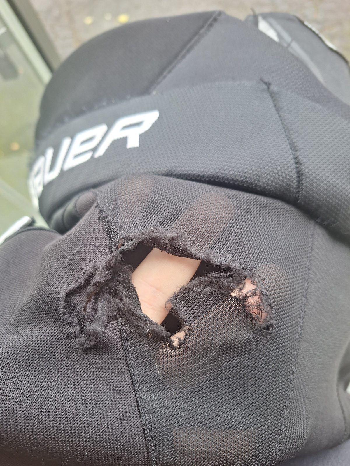 Bauer pro Sr L HUOM puntista ja pehvasta rikki vaatii neulomisen siksi edulliset.
