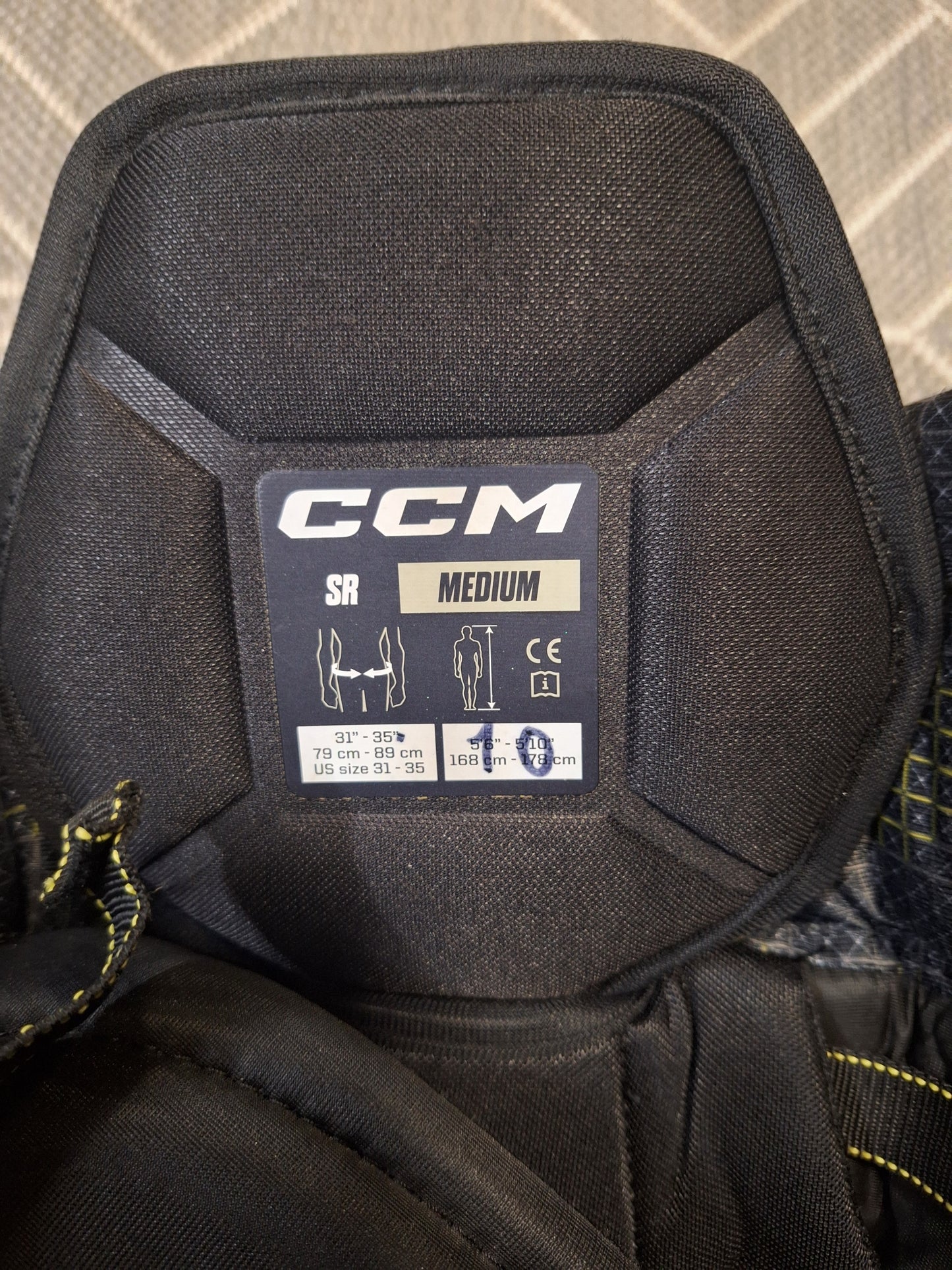 CCM XF Tacks Sr Medium ( kunto erinomainen )