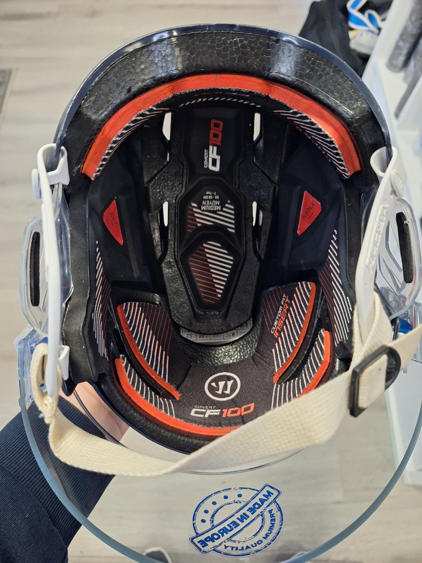 Warrior CF 100 käytetty kypärä uusi Bosport visiiri. Koko Medium