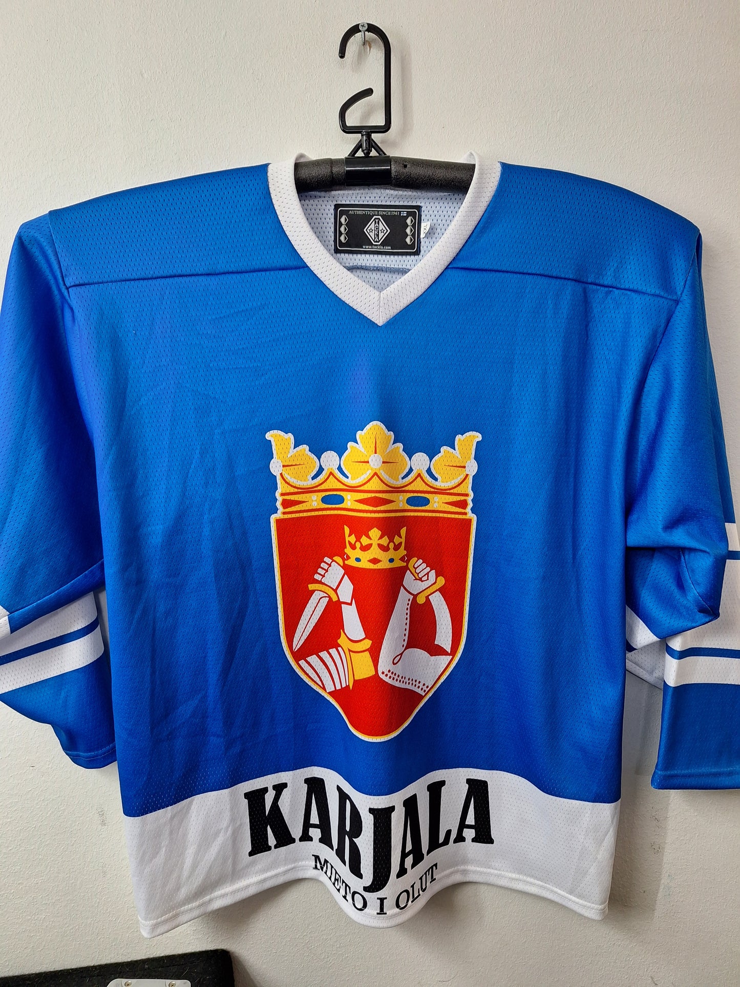Ojasen paita joka ollut 95 elokuvassa. Paidan koko XXL