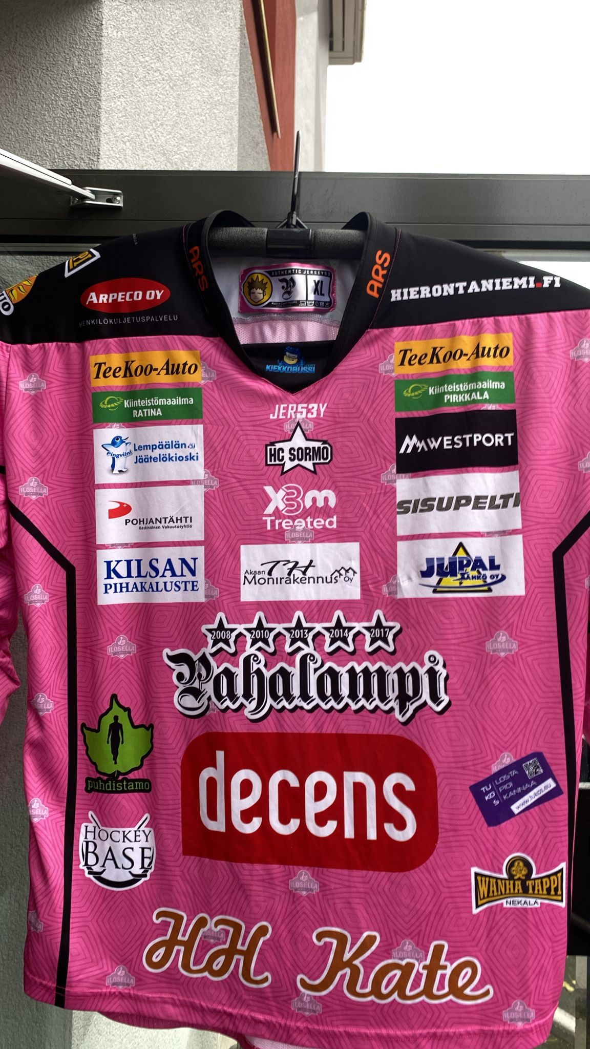 Jere Virolaisen Pahalammen Liigapaita XL