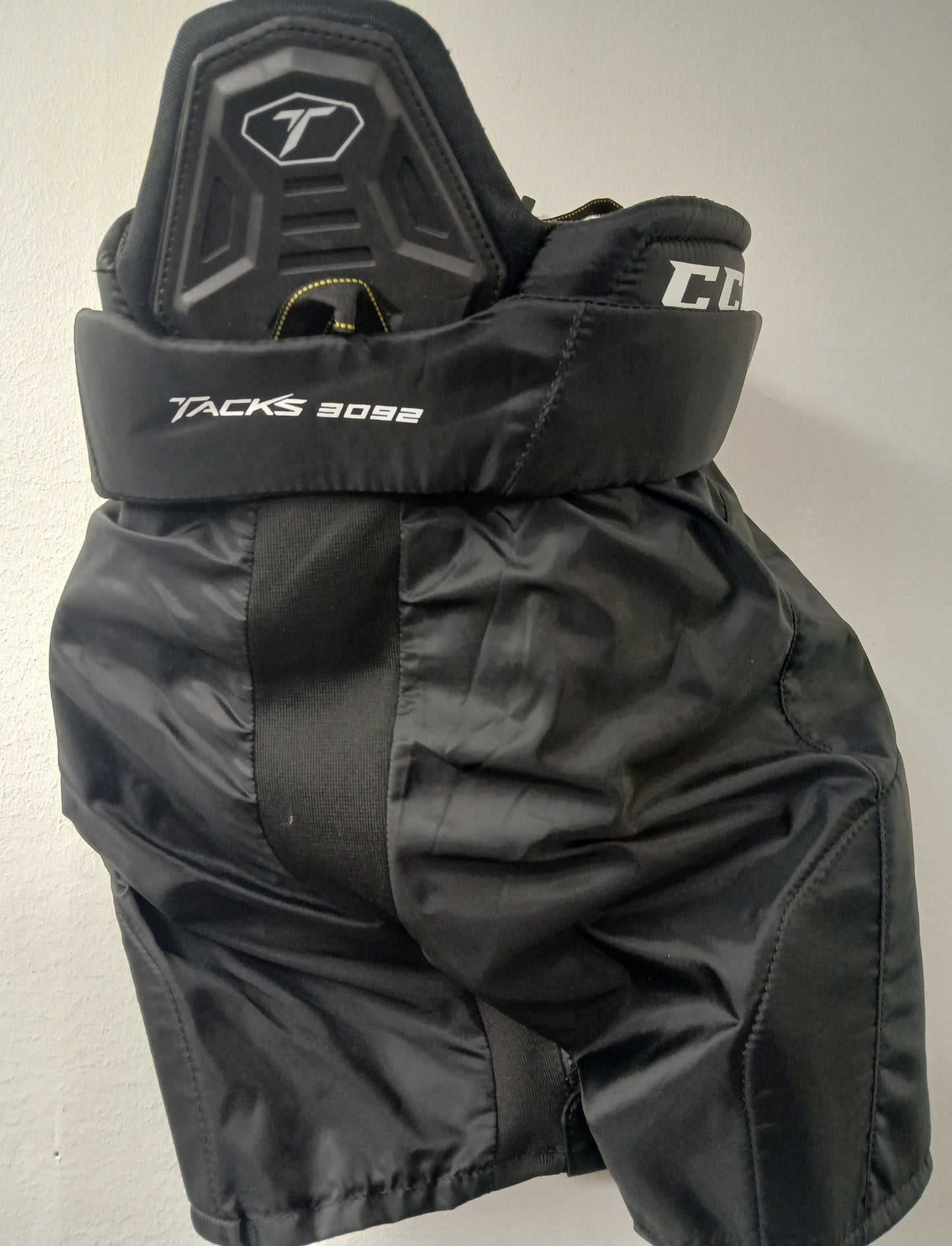 CCM Tacks 3092 housut. Jr M koko