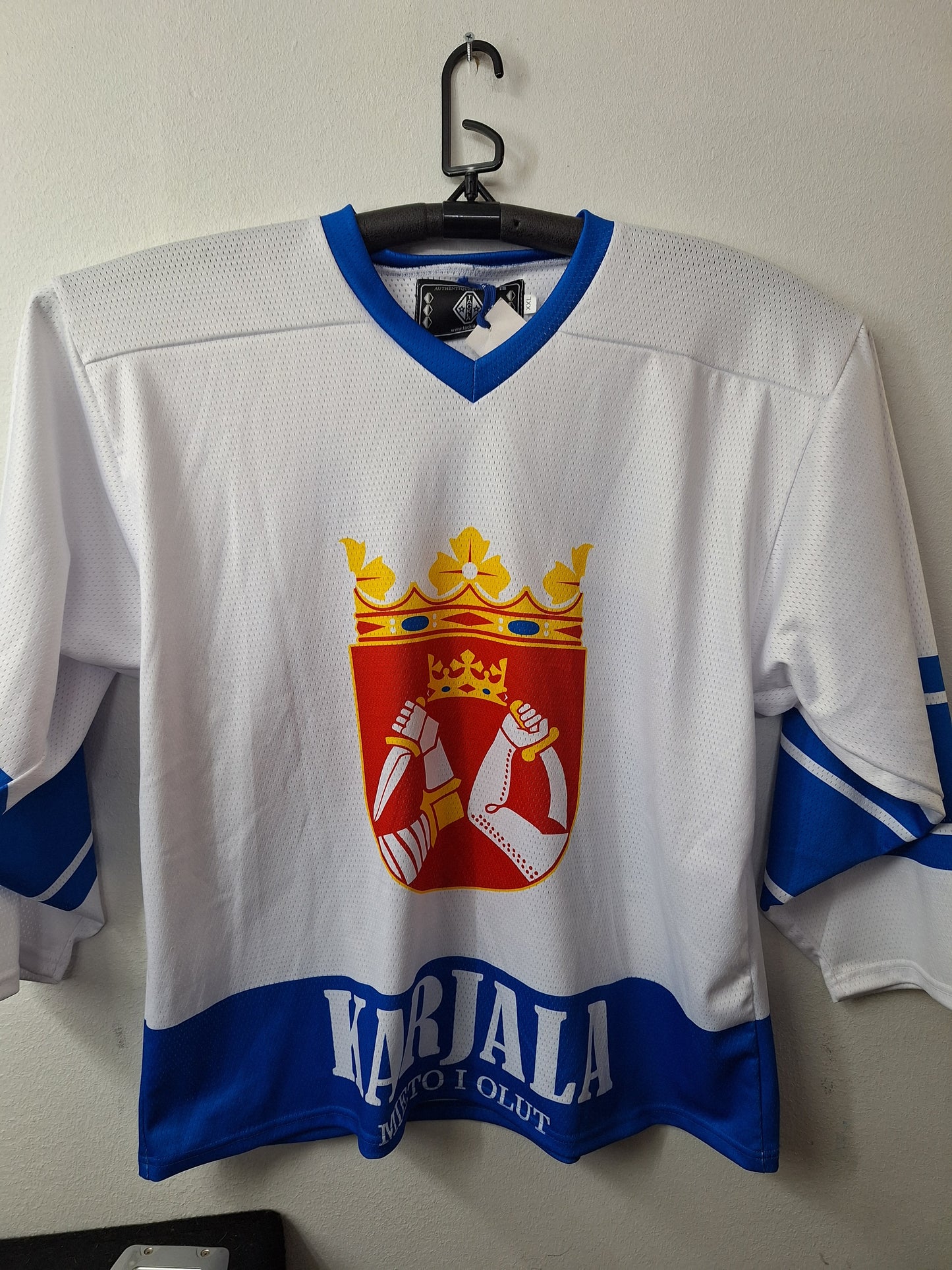 Lehtisen paita 95 elokuvasta! Paidan koko XXL
