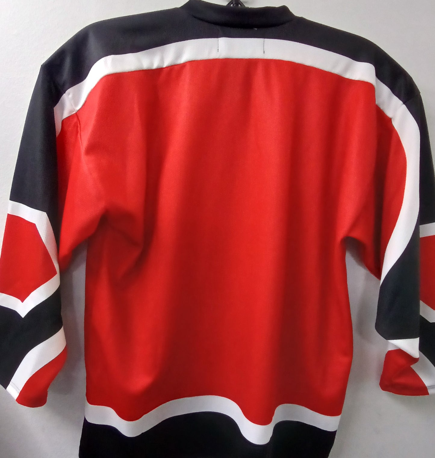 Porin Ässät fanipaita. Joel Armian nimmarilla.