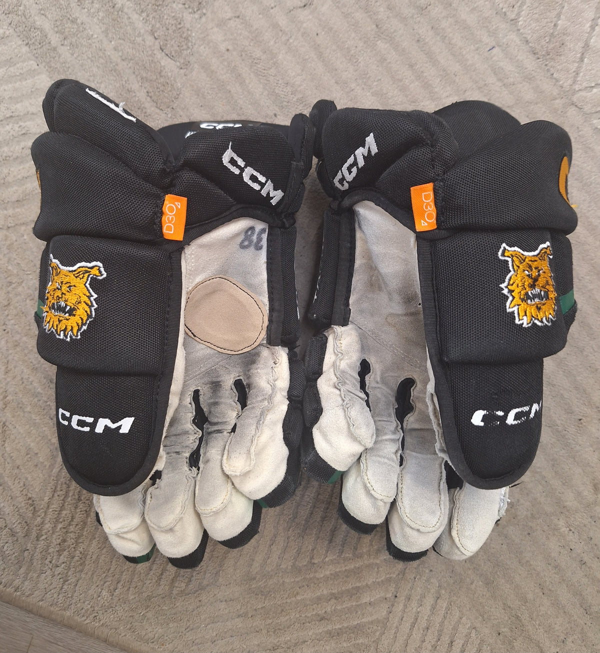 CCM HGP koko 14 Ilves pelihanska käytetty kunto ok