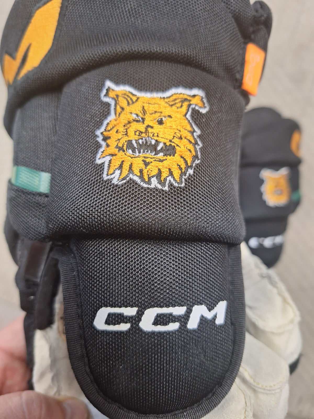 CCM HGP koko 14 Ilves pelihanska käytetty kunto ok