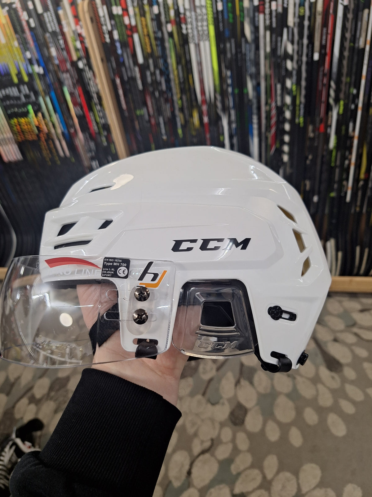 CCM 310 visiirillä kunto ok! Kypärän koko Sr L!