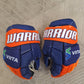 Warrior Pro pelihanskat koko 14 ( Jesper Mattilan ) kämmenessä ihan pieni reiän alku.
