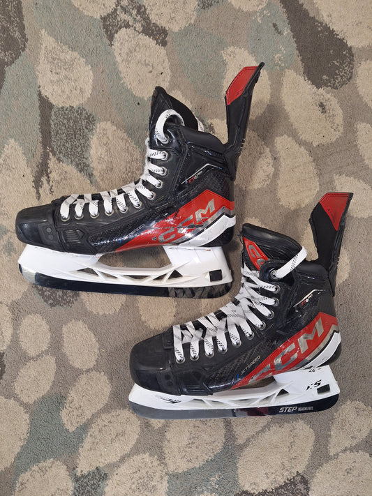 CCM FT6 pro koko 9 = 44.5 lesti Tapered eli kapea