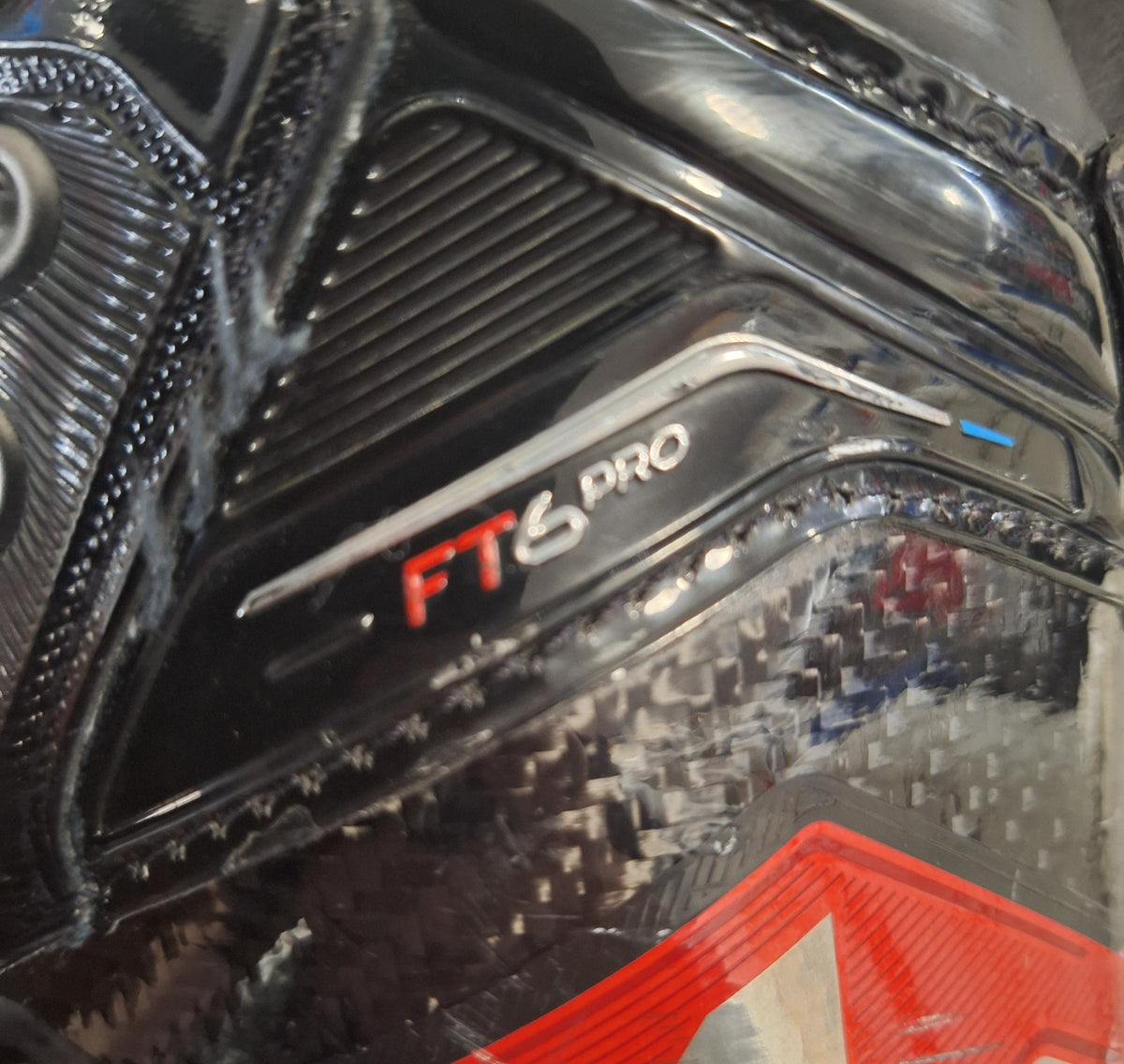 CCM FT6 pro koko 9 = 44.5 lesti Tapered eli kapea