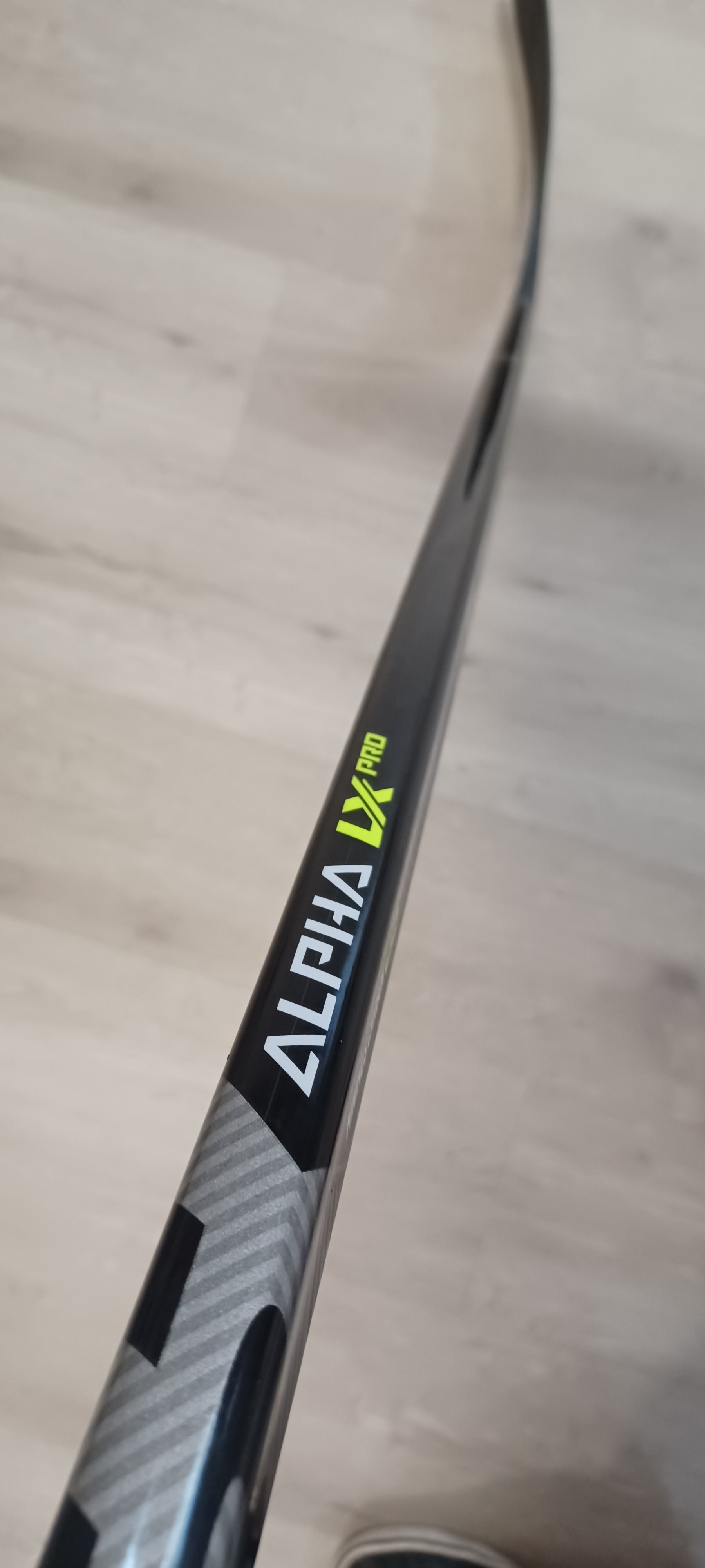 Warrior Alpha LX Pro right 95flex ( normi 92 lapa ) – JP10Kiekkokauppa