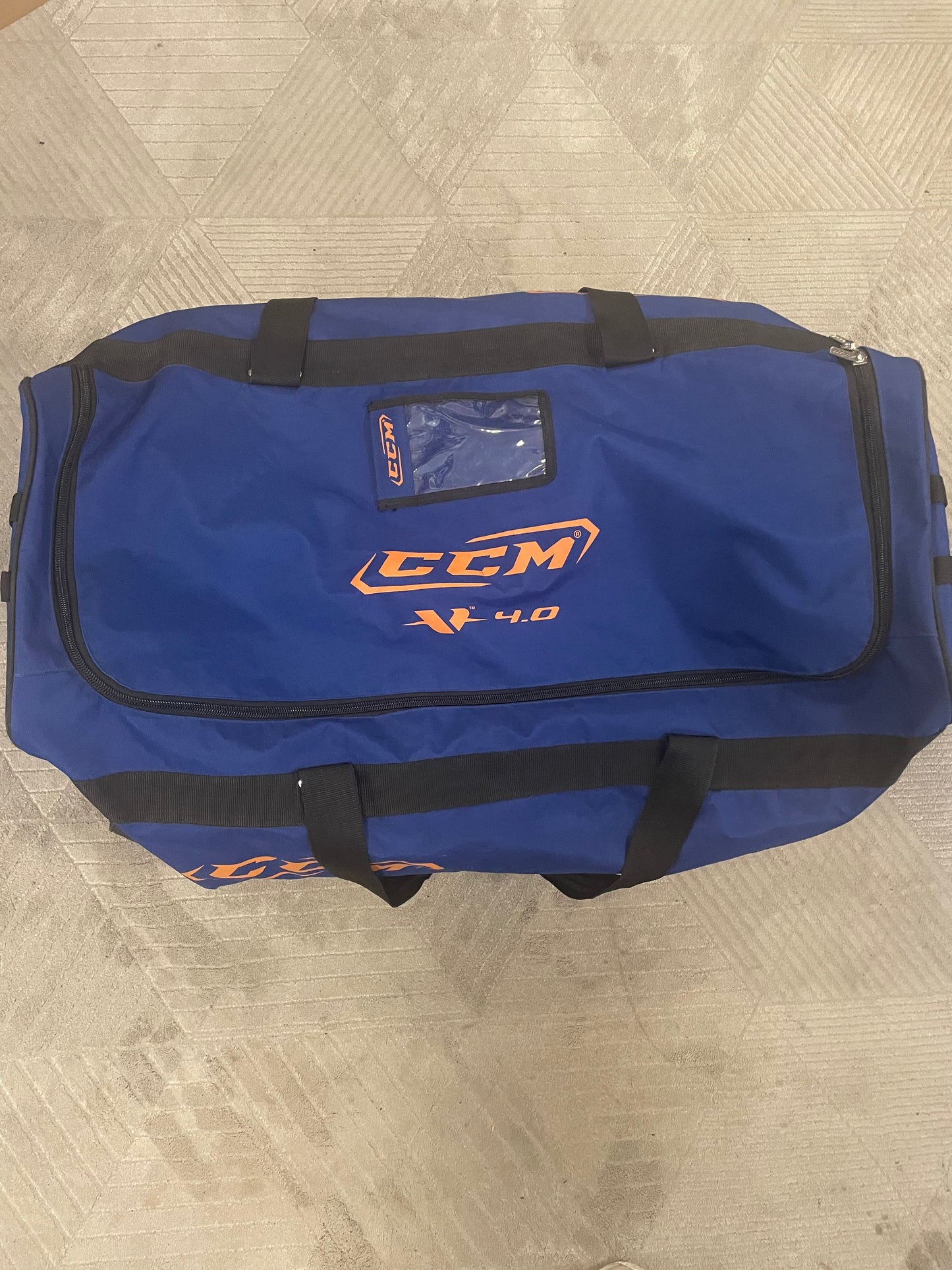 CCM V4.0 NHL pelikassi