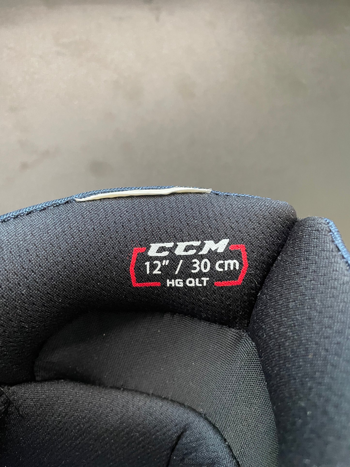 CCM QLT Hanskat 12”