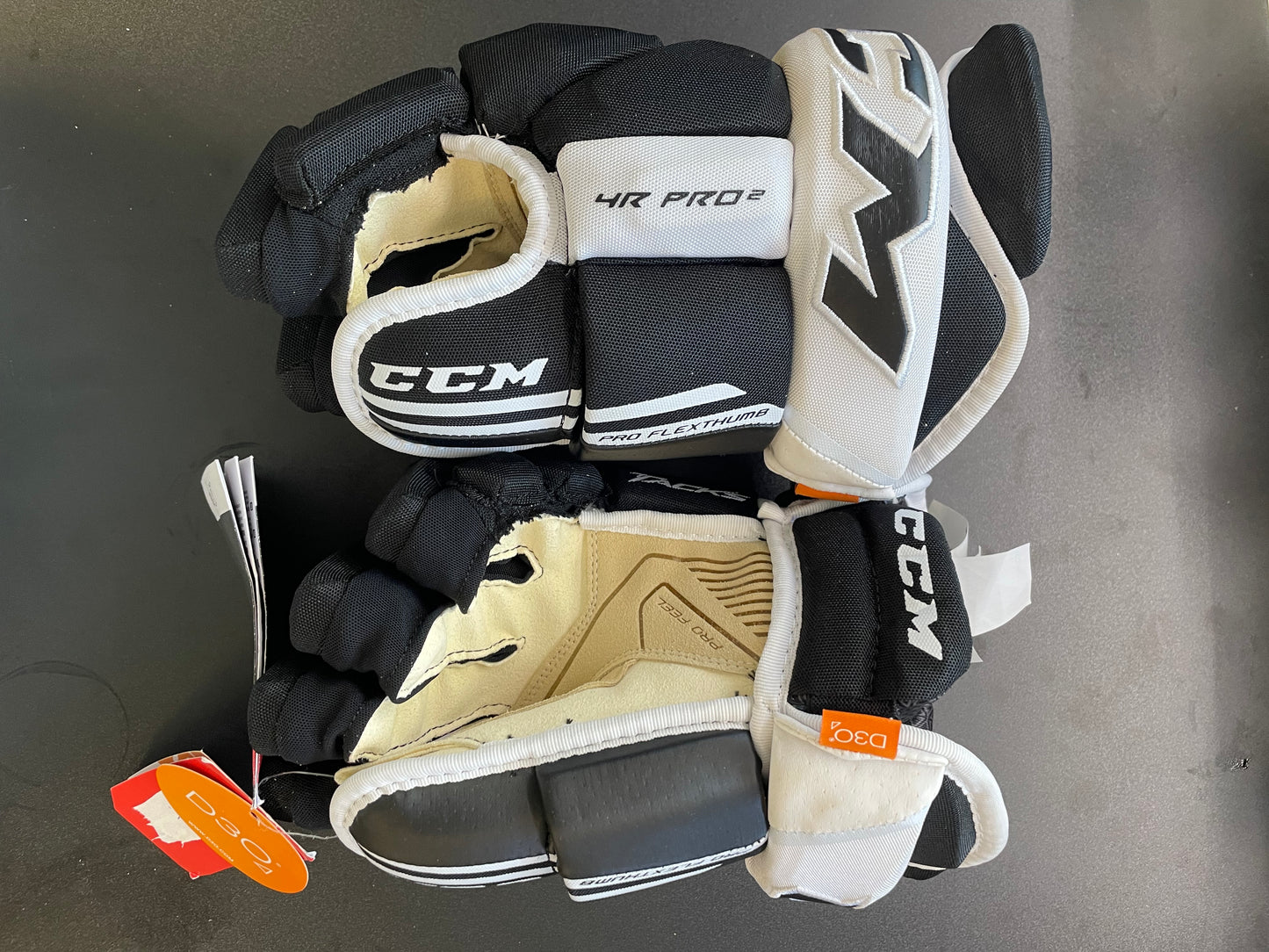 CCM 4R Pro 2 Pelihanskat 13”