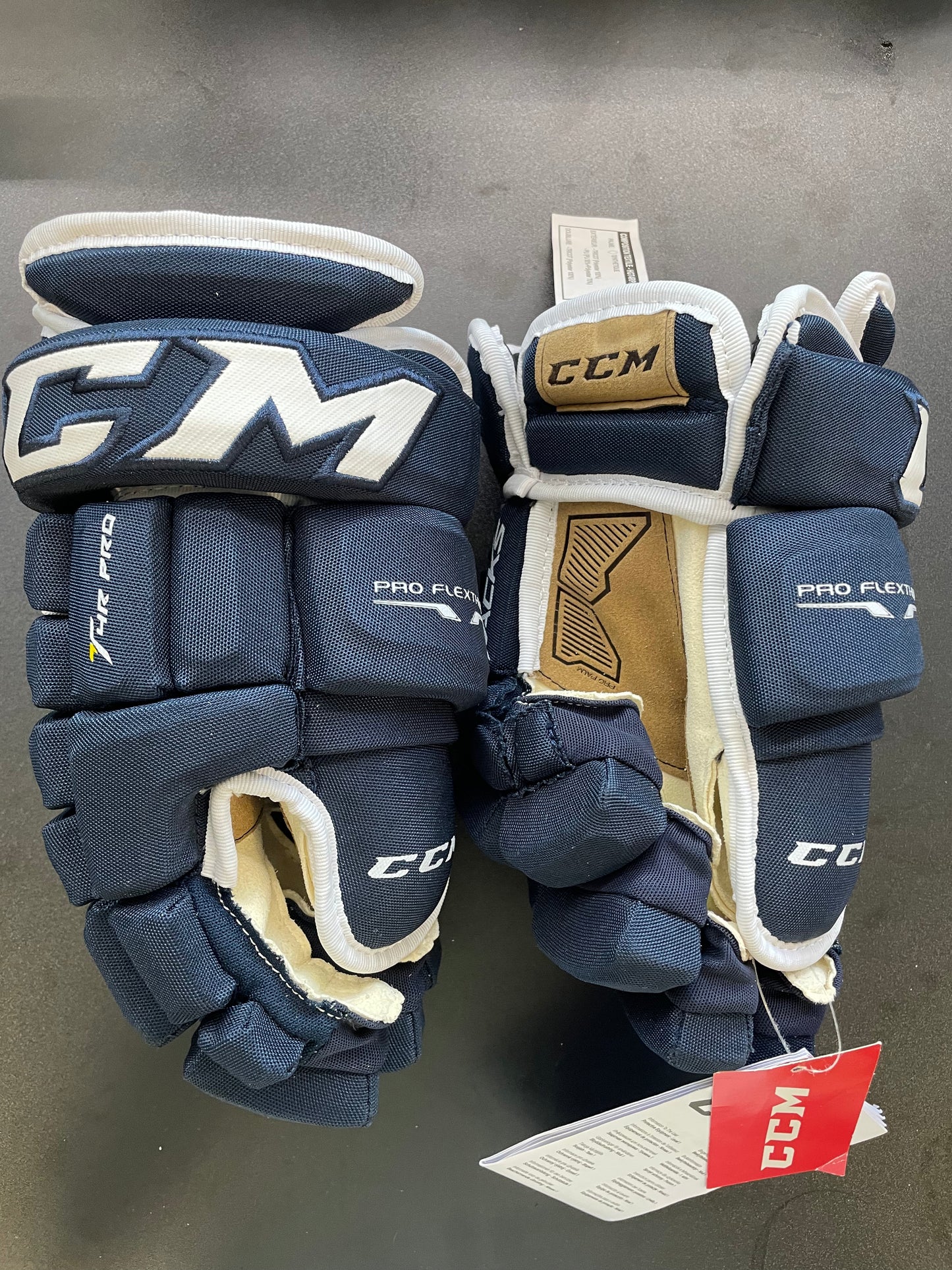 CCM Tacks 4R pro hanskat 13”