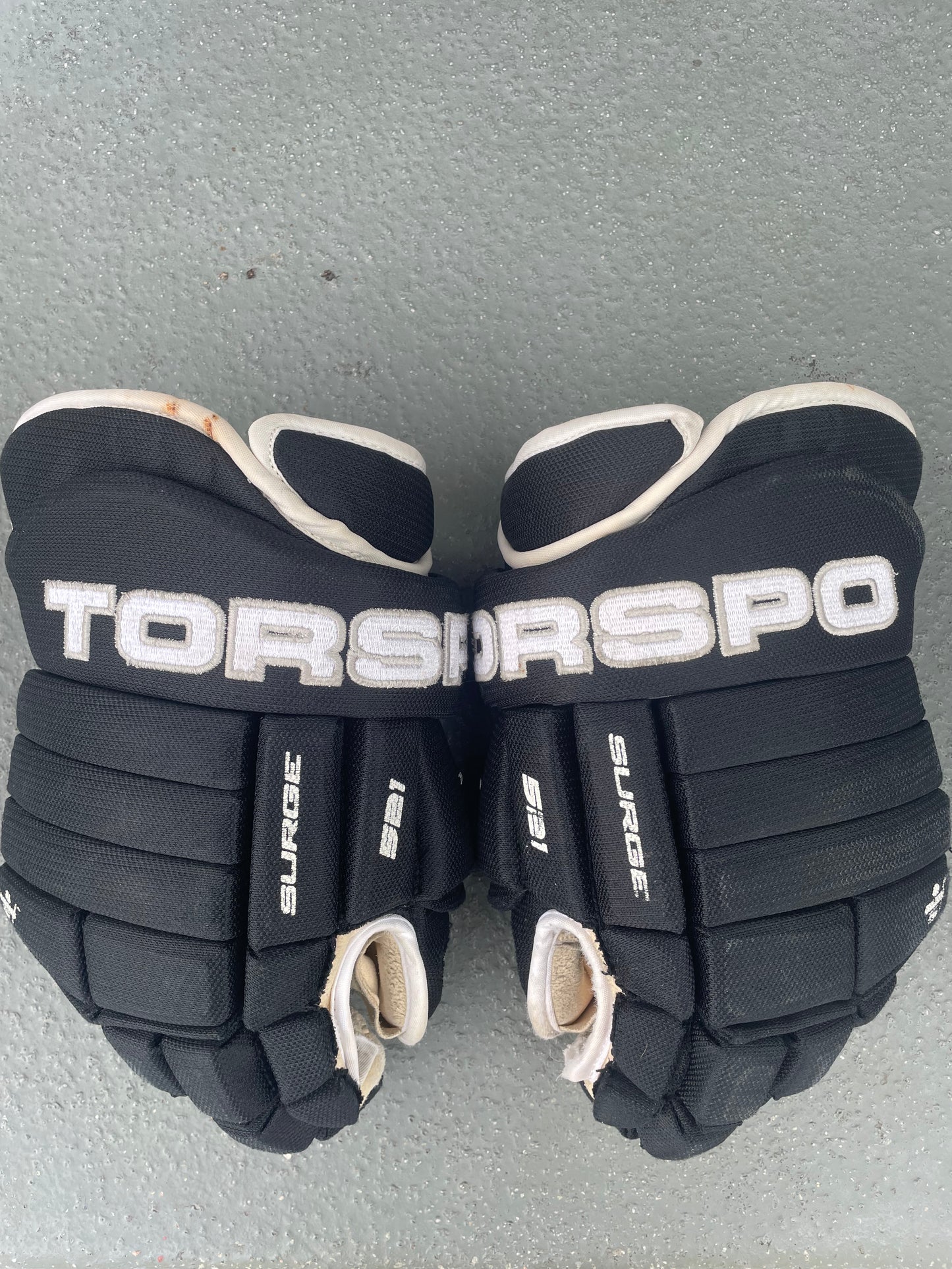 Torspo Surge 521 hanskat 14”