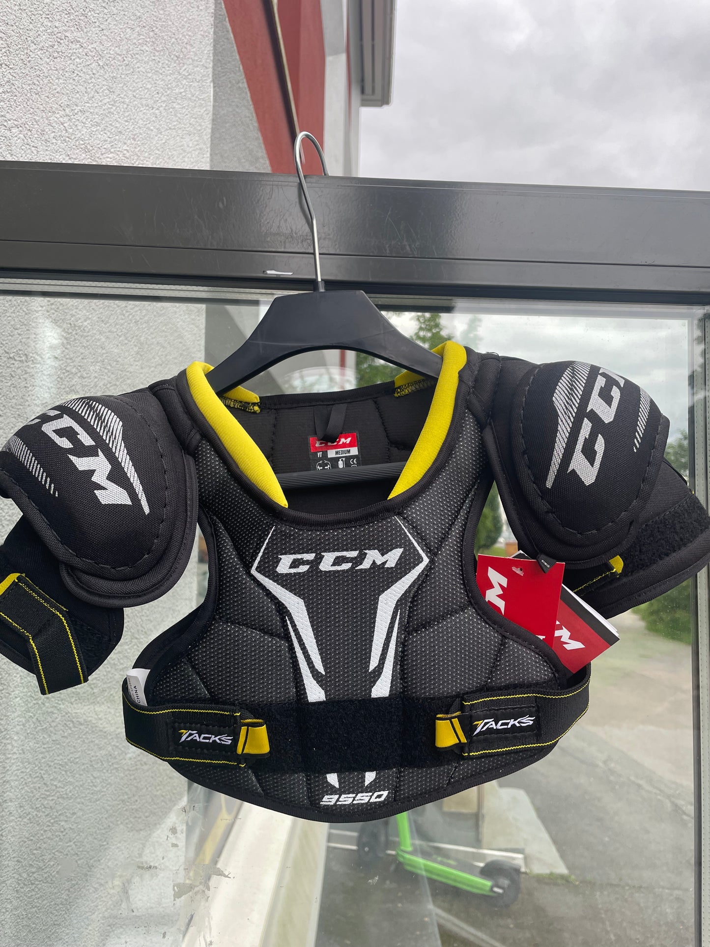 CCM Tacks 9550 yth rintapanssari