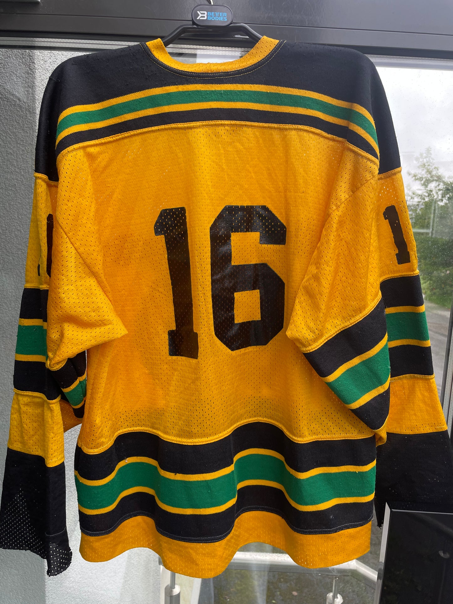 Ilves retropaita