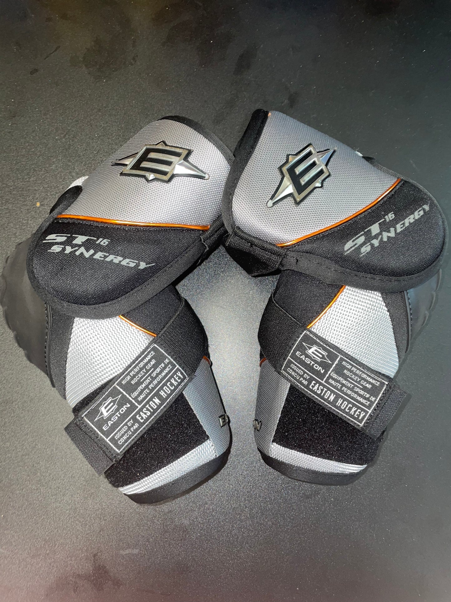 Easton ST16 Synergy Sr S
