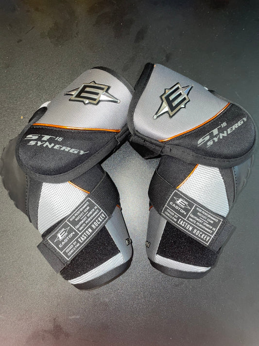 Easton ST16 Synergy Sr S
