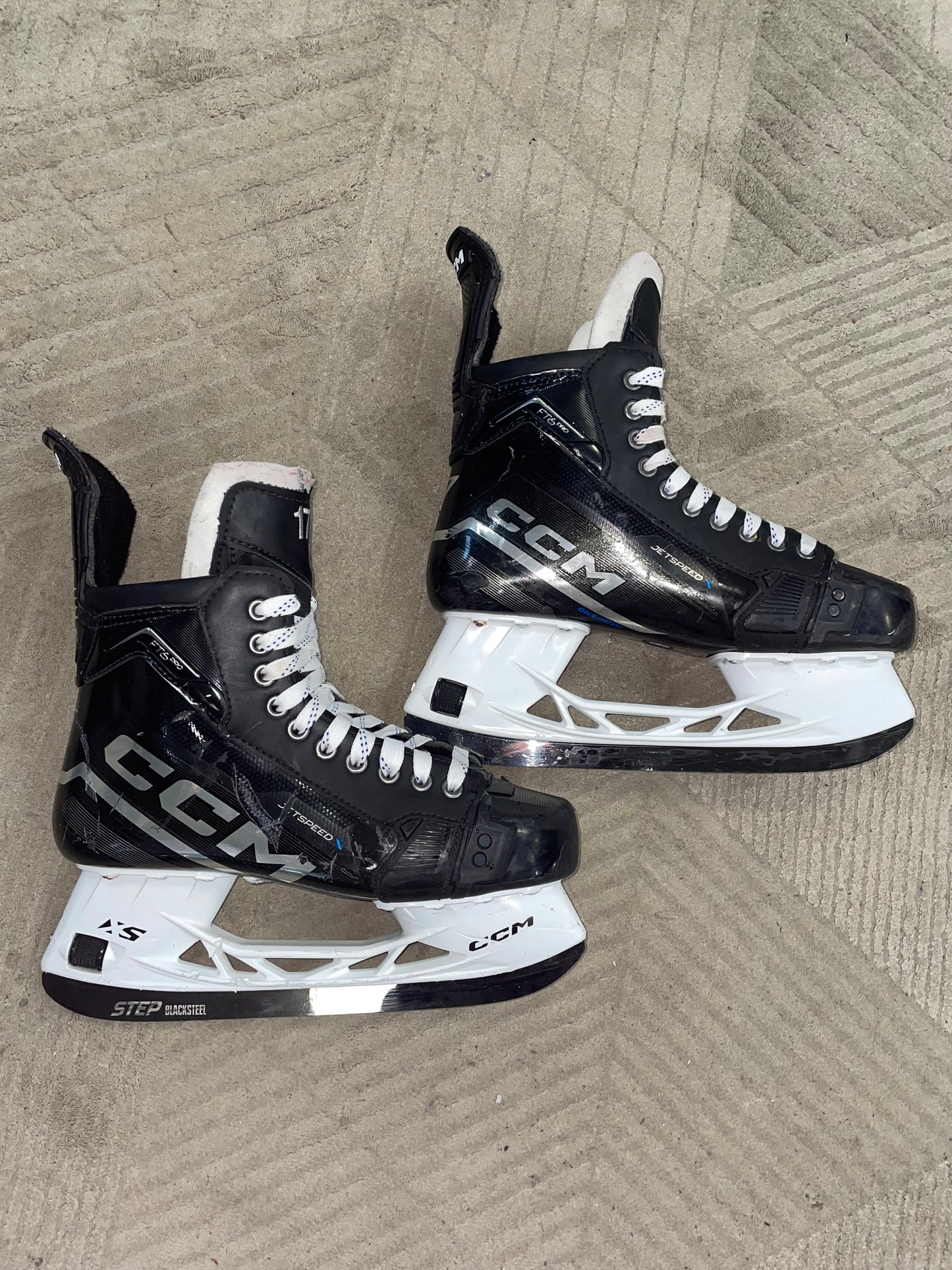 CCM FT6 Pro koko 8/43