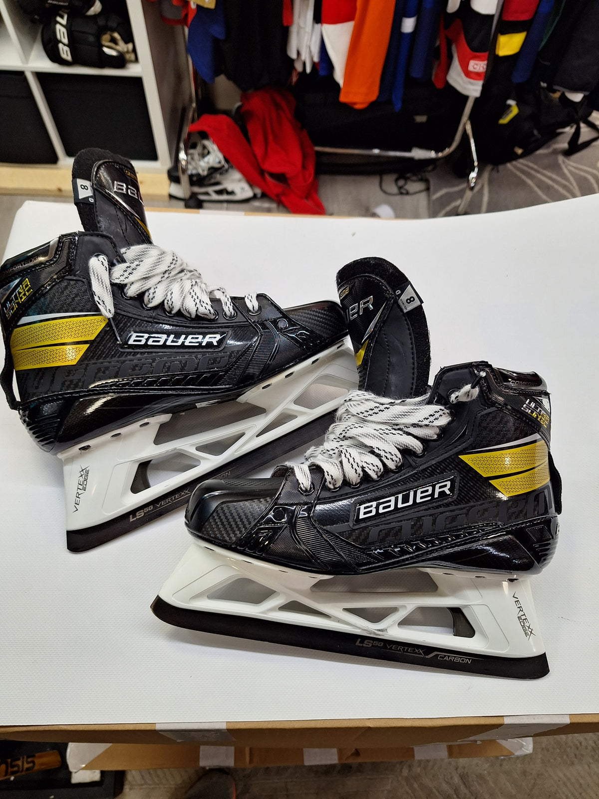 Bauer maalivahdinluistin ultra sonic lesti D koko 8=43 UUSI