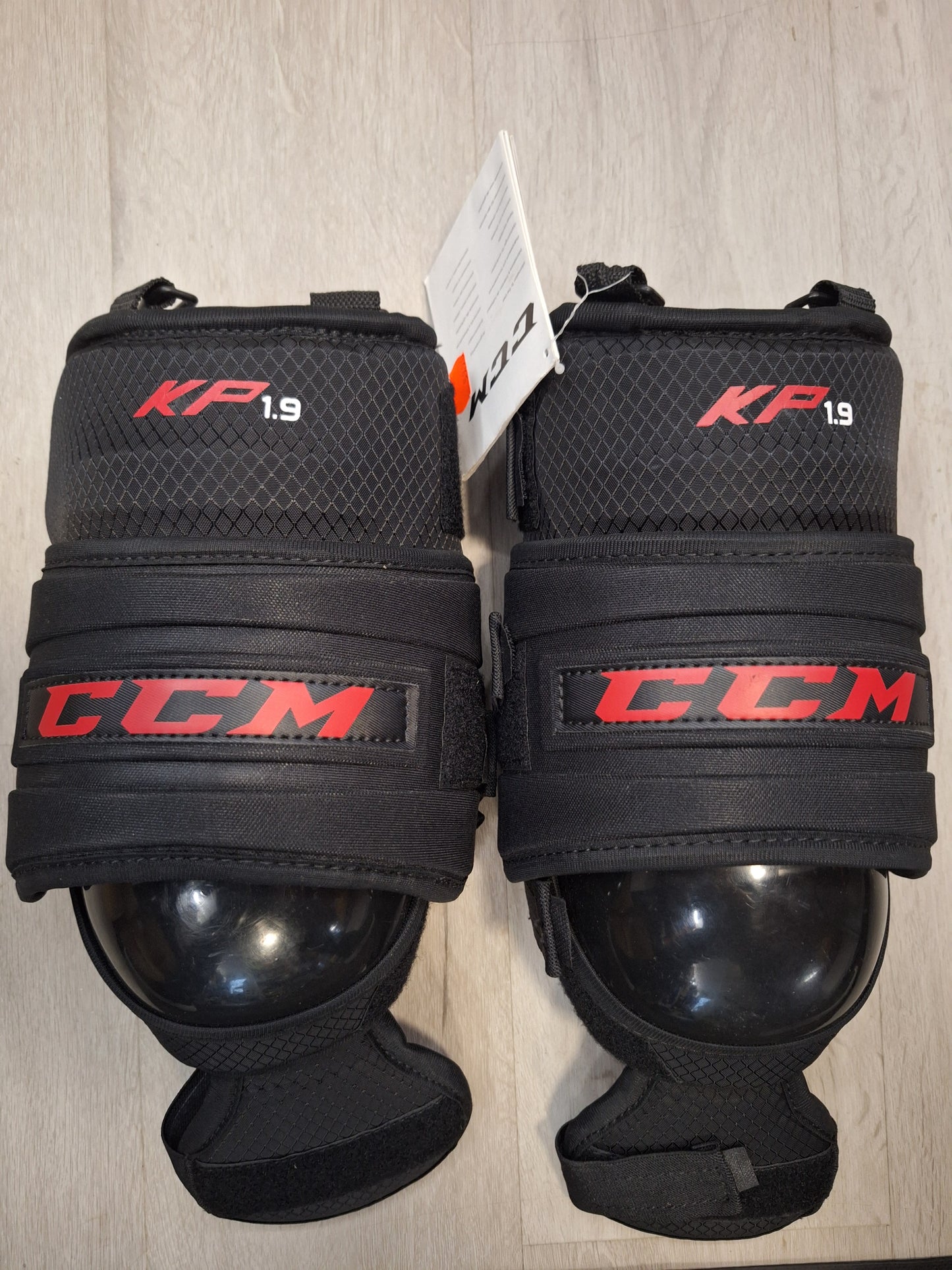 CCM kp 1.9 lisäpolvisuojat koko Int