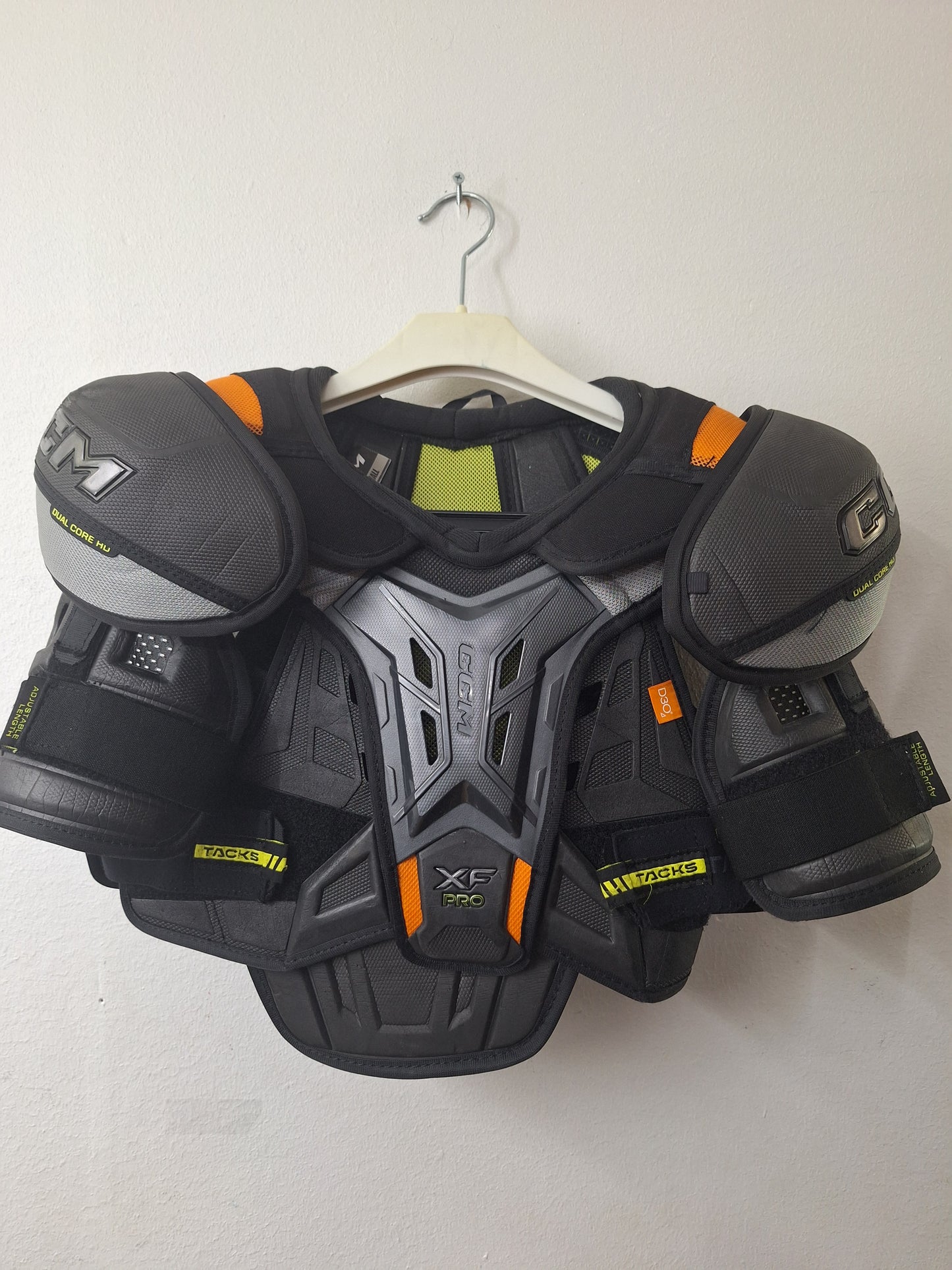 CCM Tacks XF Pro koko Sr S käytetty kunto ok