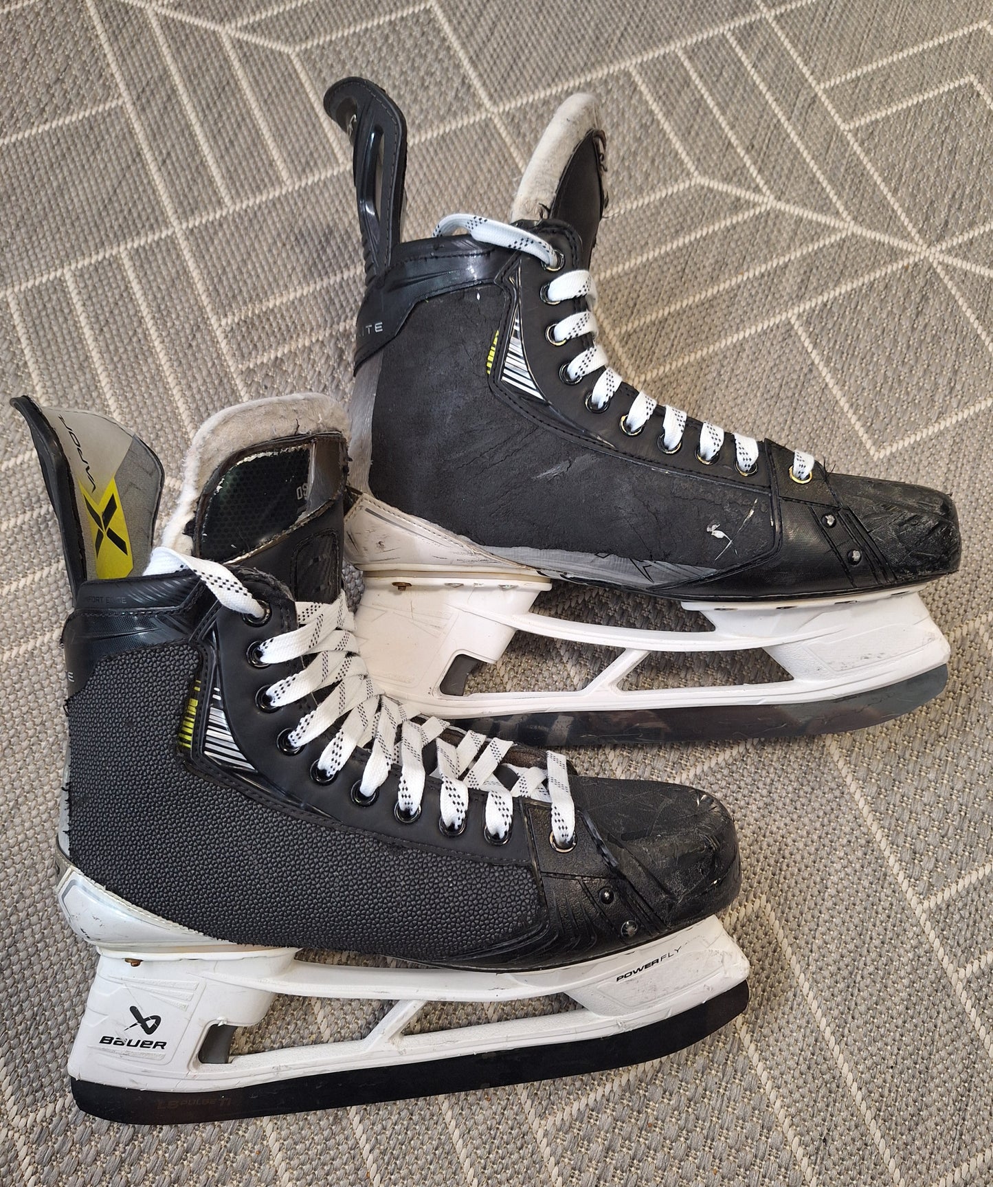Bauer hyperlite EE koko 11.5 = 47