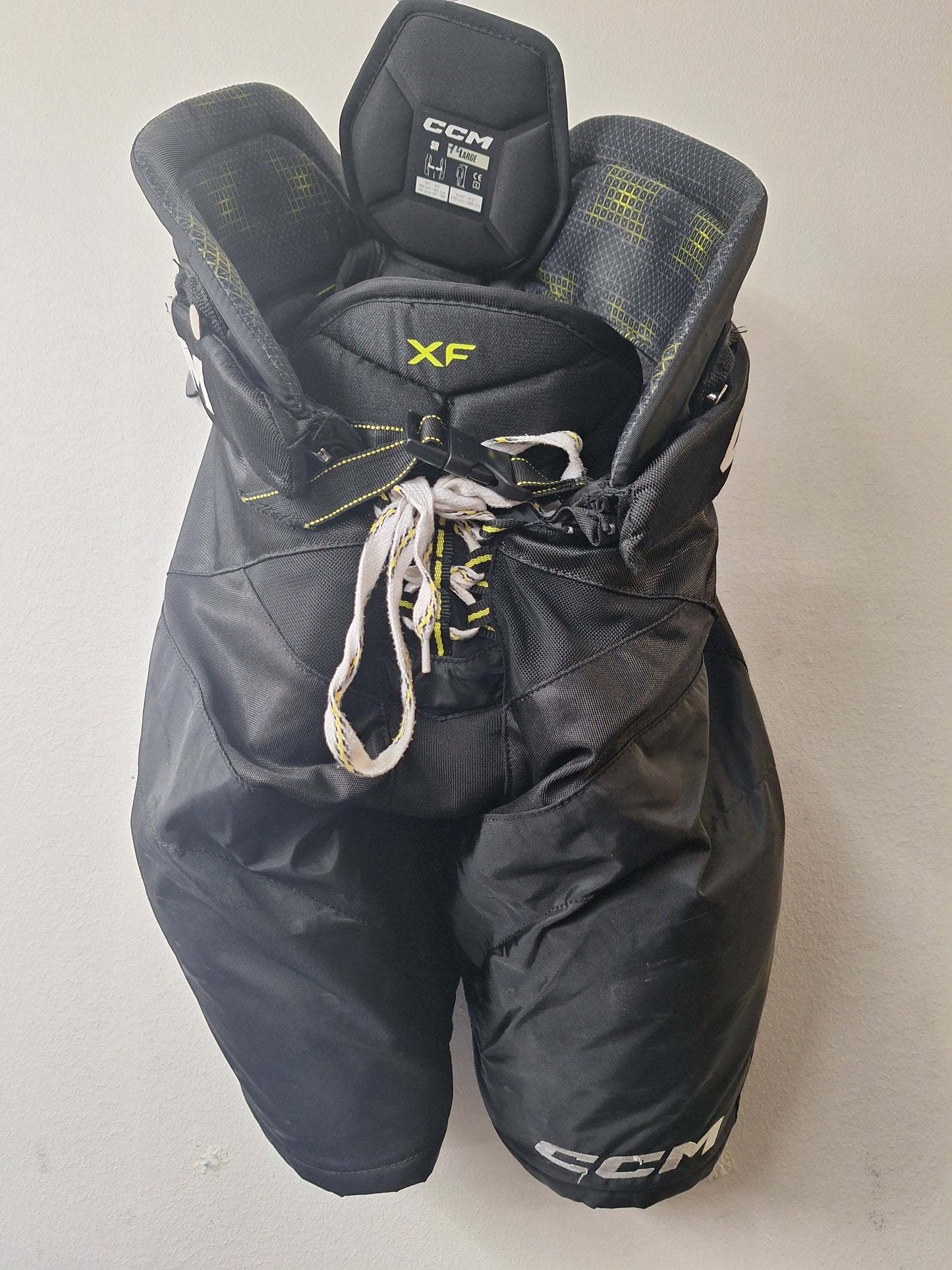 CCM XF pelihousu koko Sr L
