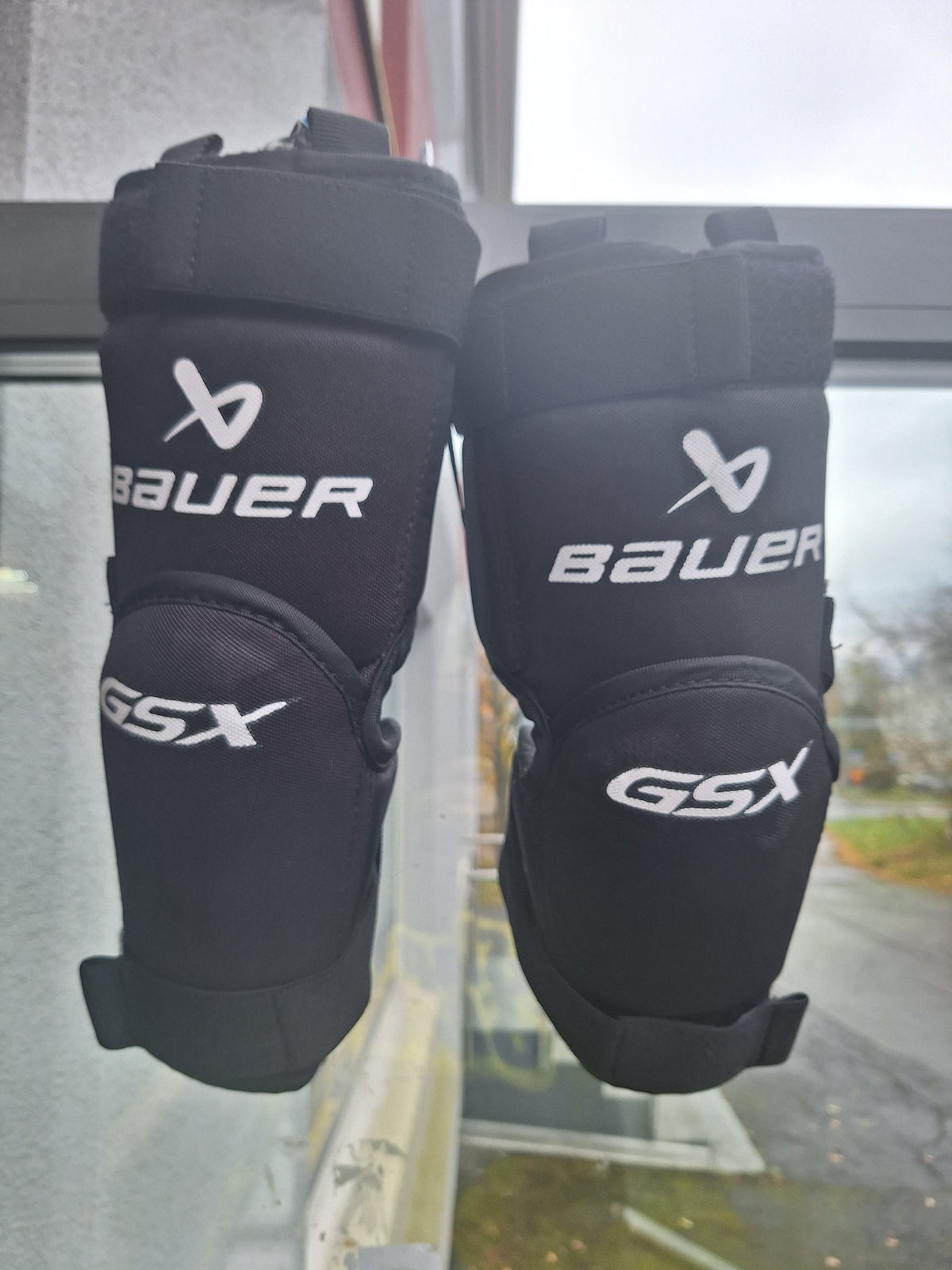 Bauer GSX SR lisäpolvisuojat ( käytetty 2 kertaa )