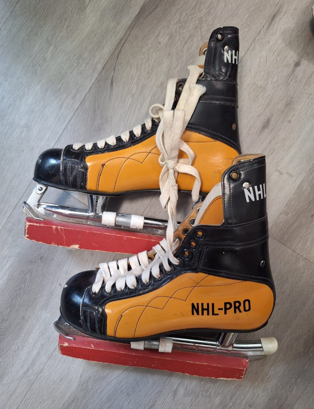 NHL Pro luistimet koko 41 + tupit