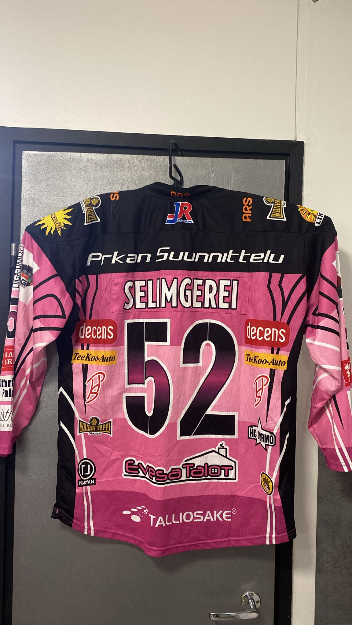 Valtteri Selimgerei Pahalampi pelipaita koko L