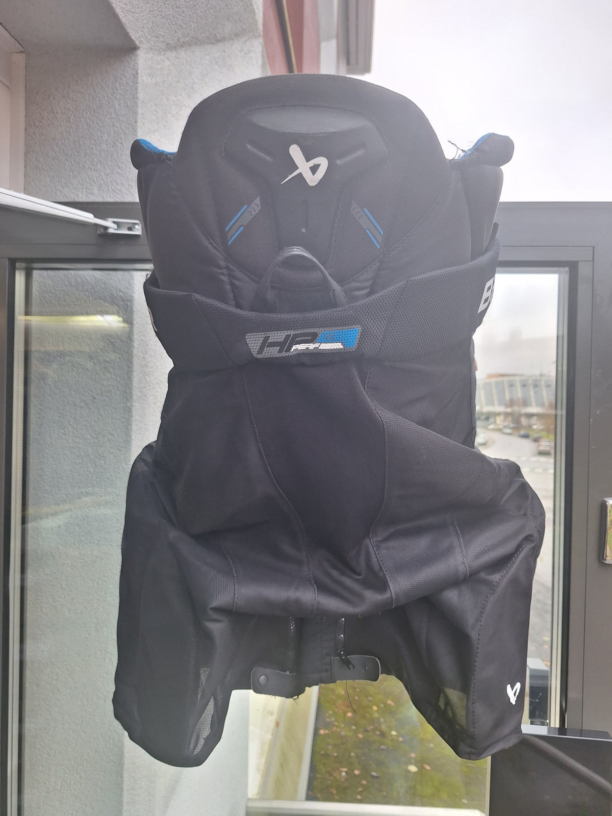 Bauer HP perf Sr L käytetty