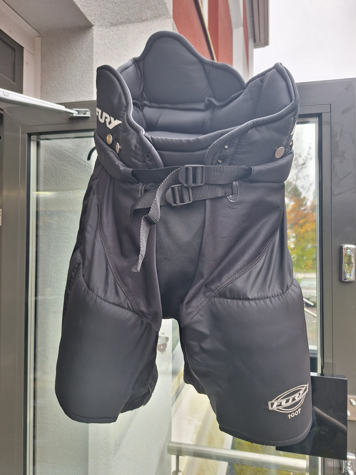 Fury 1007 pelihousu koko 52 L / XL käytetty kunto ok