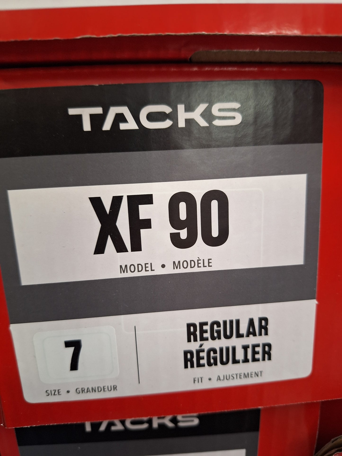 CCM XF90 koko 7 = 42 lesti Regular