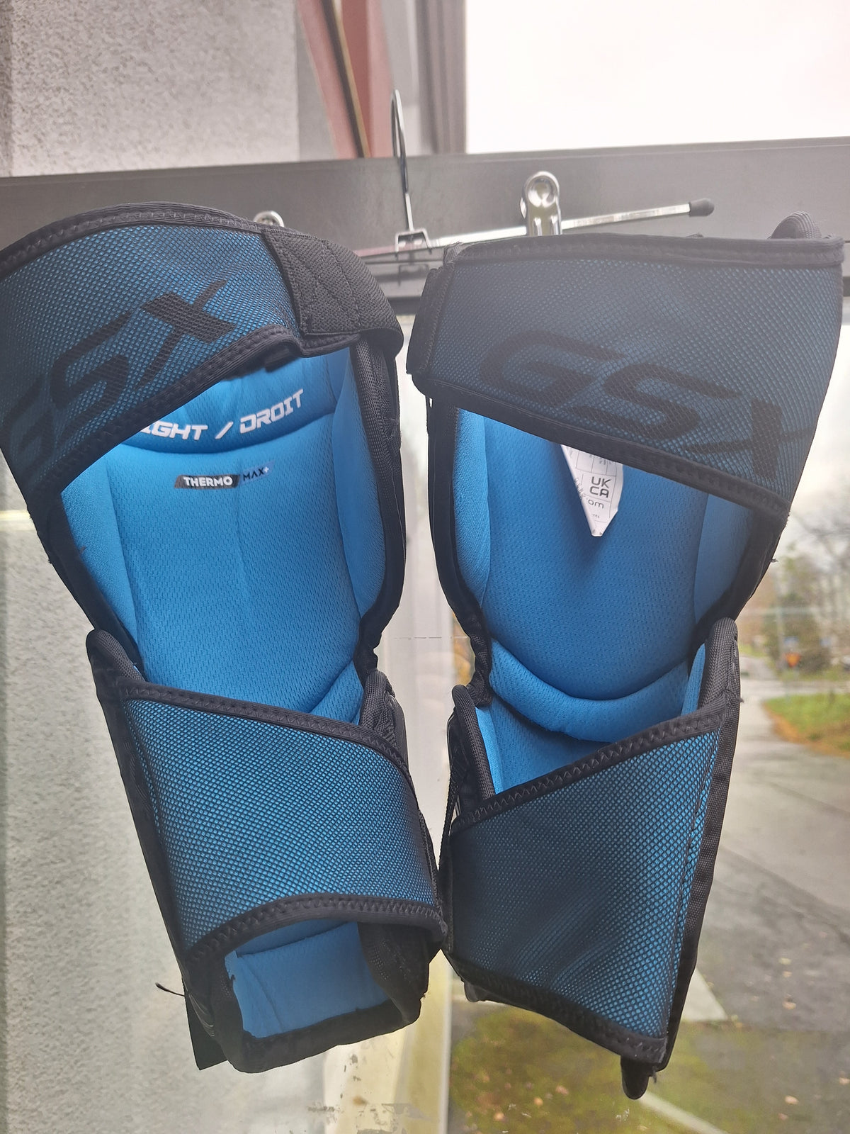 Bauer GSX SR lisäpolvisuojat ( käytetty 2 kertaa )