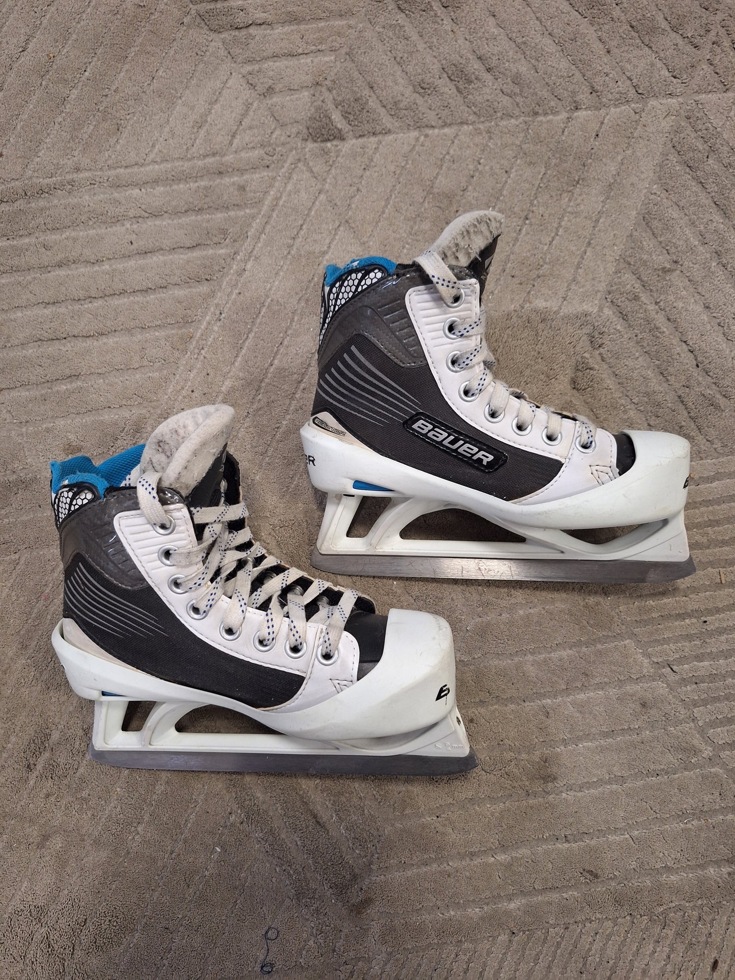 Bauer 2000 MV-luistimet koko 1.5 = 34 lesti D kunto ok