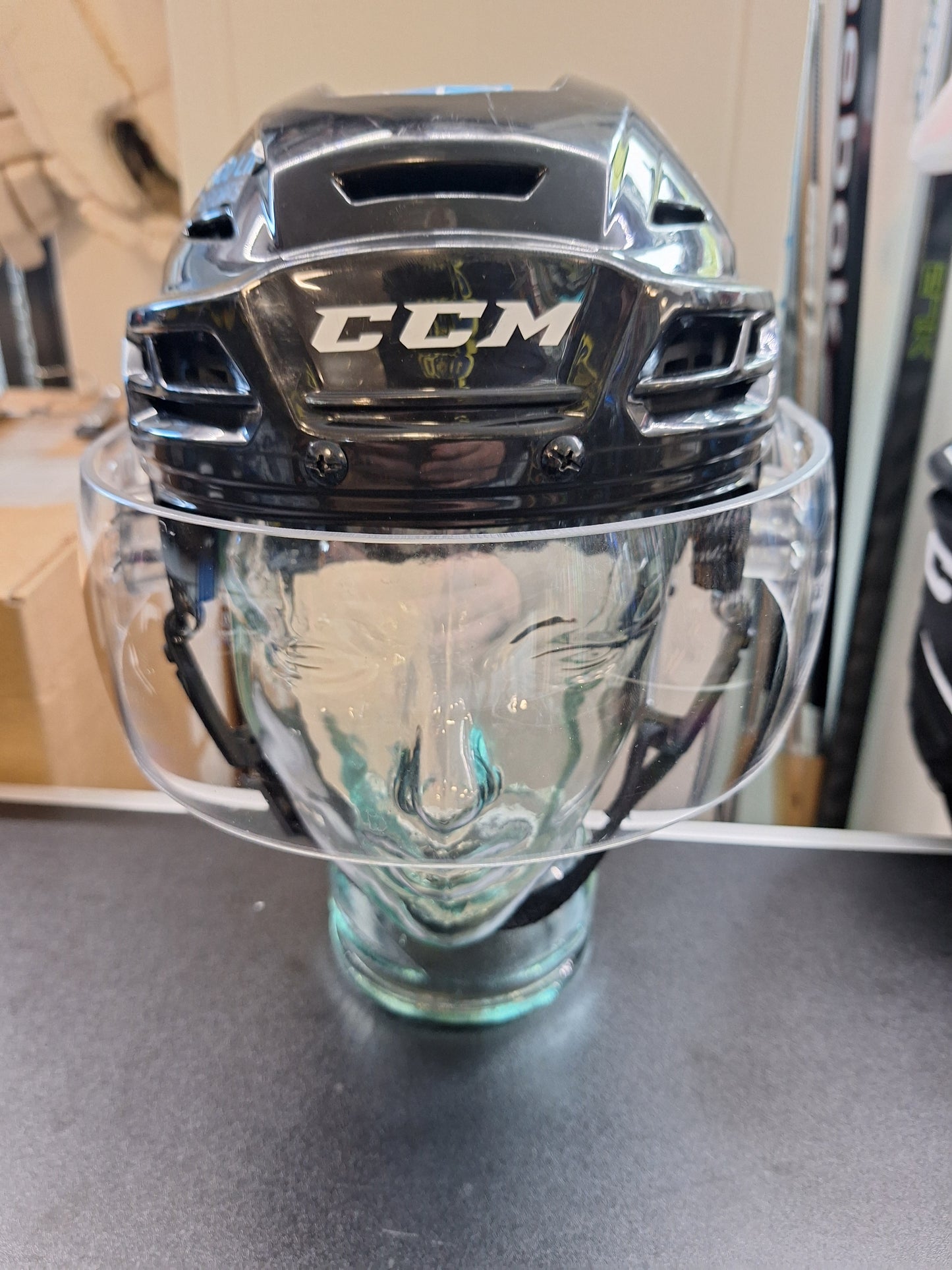 CCM Tacks 310 koko S ( kunto erinomainen ja tarrat saa pois )