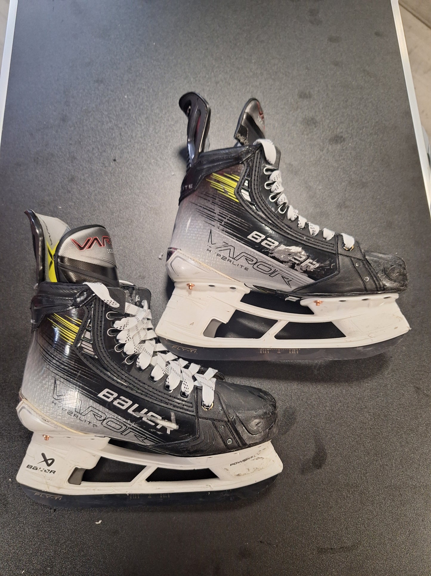 Bauer hyperlite koko 6 = 40,5 fit 2